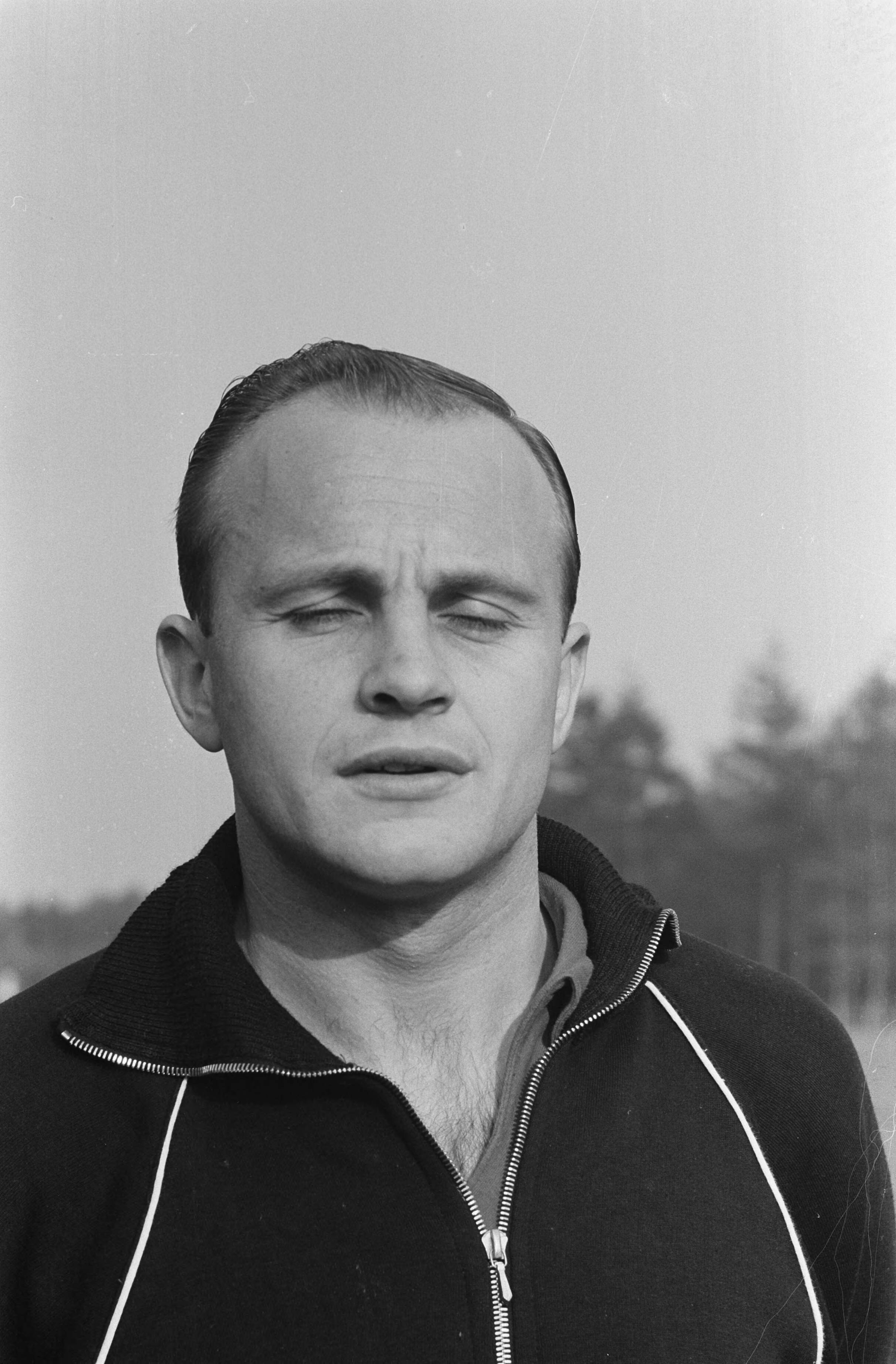 Fotocollectie Anefo — Het Nederlands elftal tegen België. Piet Ouderland (Ajax) — Foto: Pot, Harry / Anefo. Licentie: Set B: Rechtenvrij / Publiek Domein. Bron: Nationaal Archief. http://hdl.handle.net/10648/aa1aeb88-d0b4-102d-bcf8-003048976d84
