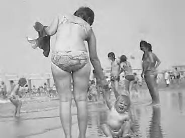 Fotocollectie Rijksvoorlichtingsdienst Eigen — Dia's Scheveningen [doorlopende serie van 8] — Foto: Schuurman, Ralph L. / RVD. Licentie: Set B: Rechtenvrij / Publiek Domein. Bron: Nationaal Archief. http://hdl.handle.net/10648/af6fb096-d0b4-102d-bcf8-003048976d84
