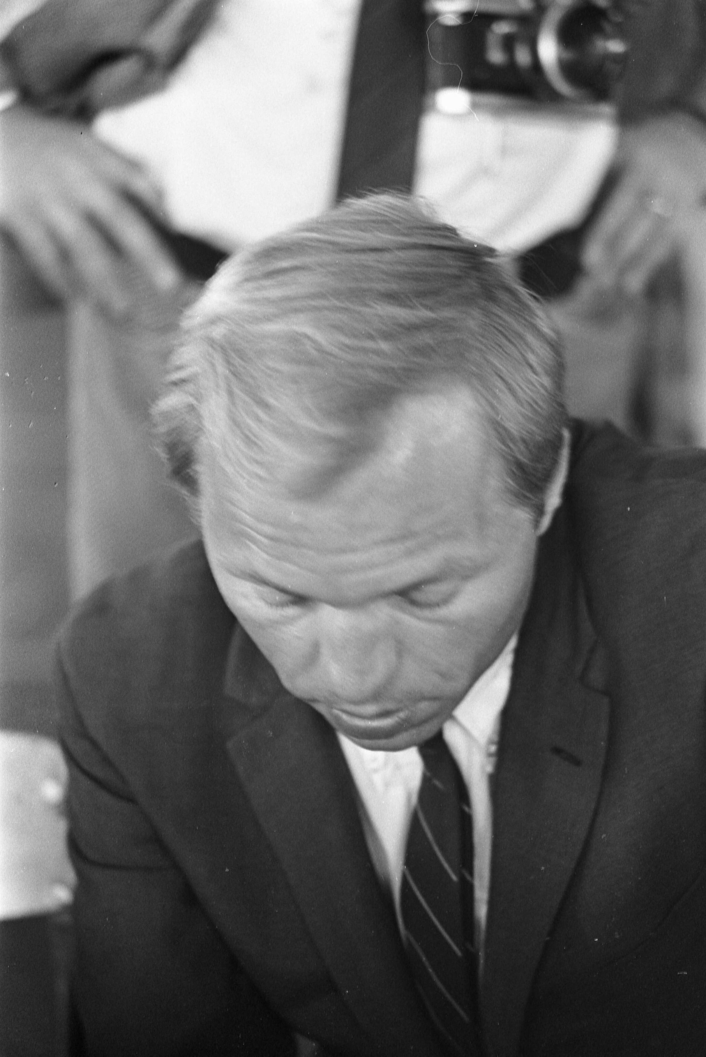 Fotocollectie Anefo — Algemene Ledenvergadering VPRO in Expohal Hilversum. Nummers 8.9 F. de Smit — Foto: Nijs, Jac. de / Anefo. Licentie: Set B: Rechtenvrij / Publiek Domein. Bron: Nationaal Archief. http://hdl.handle.net/10648/ab44e1f8-d0b4-102d-bcf8-003048976d84
