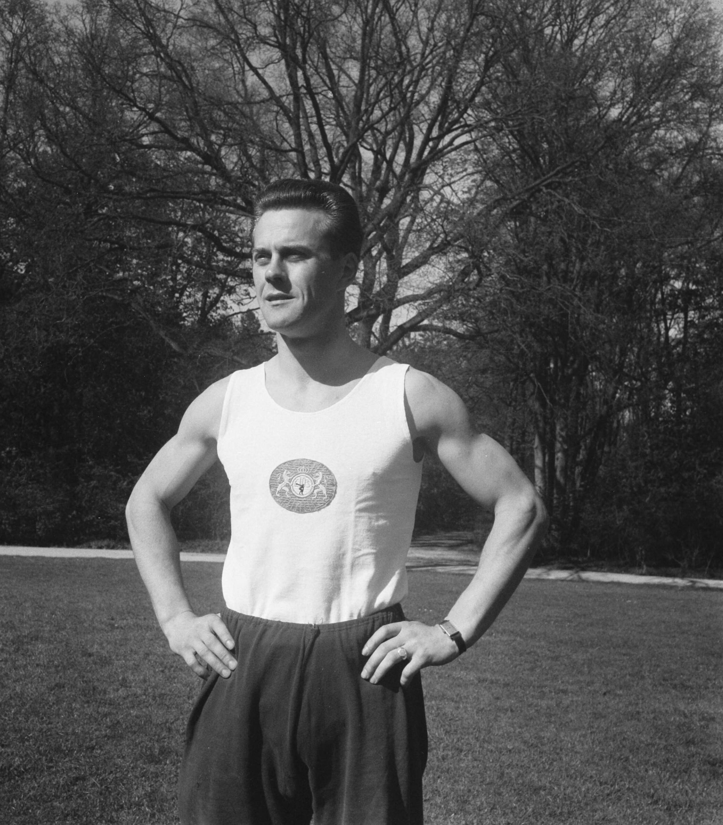 Portretten geselecteerden Olympische Spelen Helsinki (1952) — Klaas Boot, Olympisch atleet (turnen) — Foto: Pot, Harry / Anefo. Licentie: Set B: Rechtenvrij / Publiek Domein. Bron: Nationaal Archief. http://hdl.handle.net/10648/a8f8a15a-d0b4-102d-bcf8-003048976d84