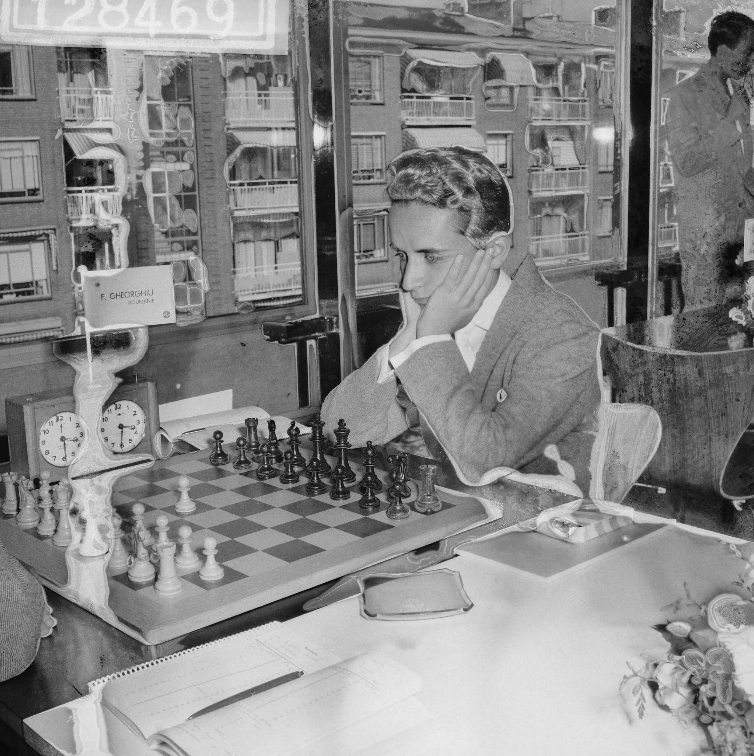 Fotocollectie Anefo — Jeugdwereldkampioenschap schaken te Den Haag.. Florin Cheorghiu (Roemenië) — Foto: Lindeboom, Henk / Anefo. Licentie: Set B: Rechtenvrij / Publiek Domein. Bron: Nationaal Archief. http://hdl.handle.net/10648/a9dfd462-d0b4-102d-bcf8-003048976d84