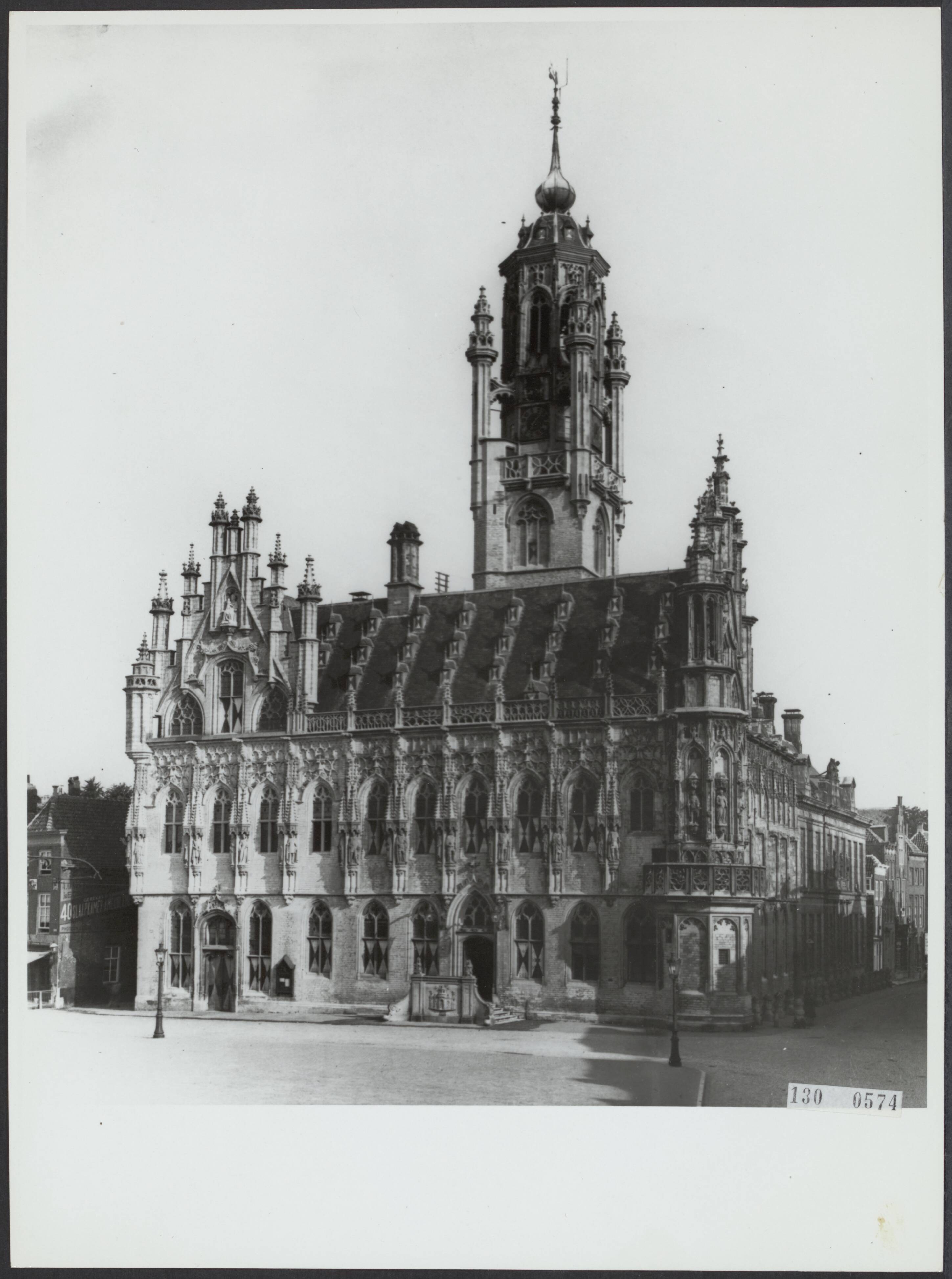 Fotocollectie Rijksvoorlichtingsdienst Eigen — Middelburg. Stadhuis — Foto: Rijksvoorlichtingsdienst (RVD). Licentie: Set B: Rechtenvrij / Publiek Domein. Bron: Nationaal Archief. http://hdl.handle.net/10648/af4b5606-d0b4-102d-bcf8-003048976d84