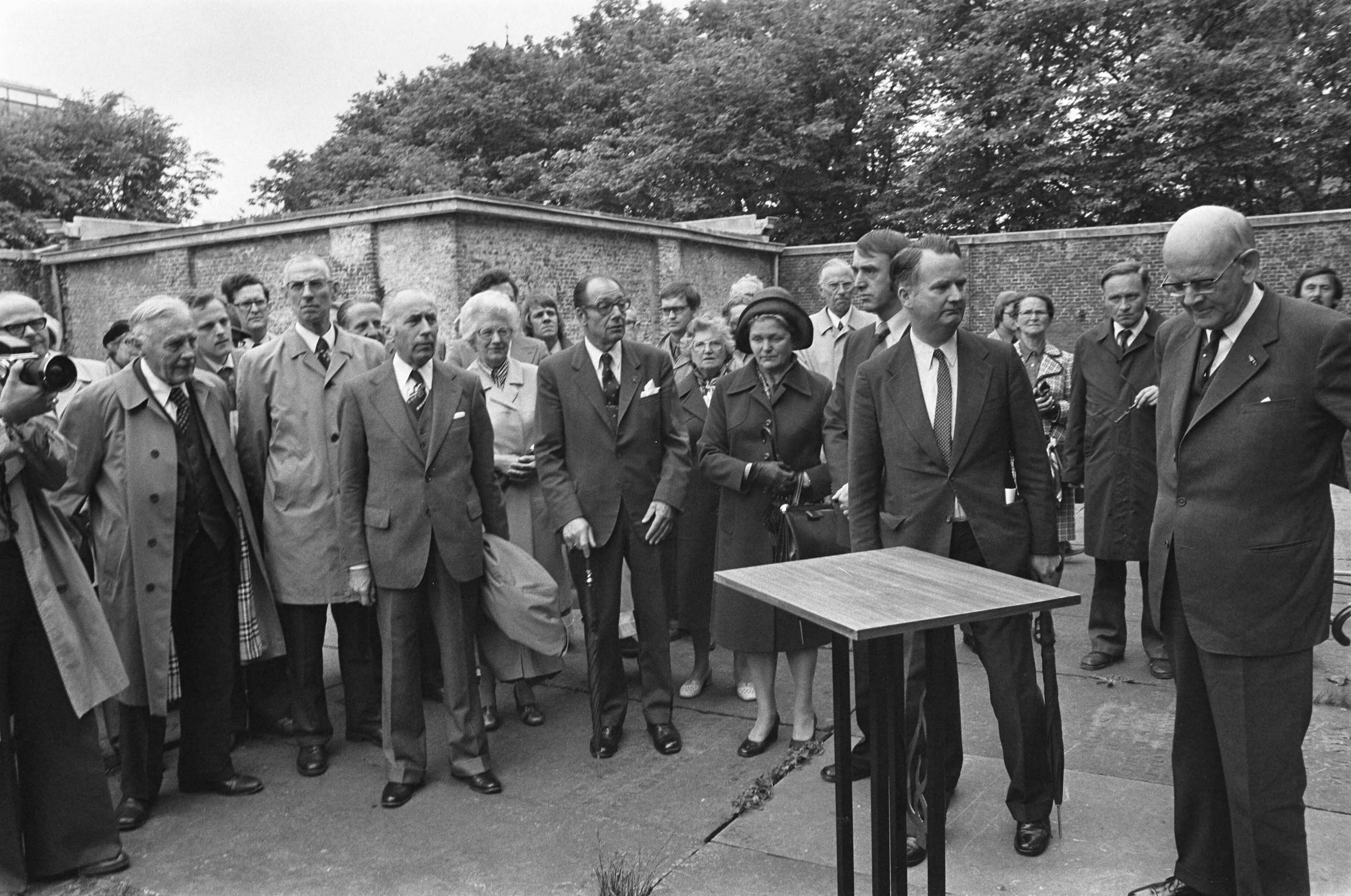 Fotocollectie Anefo — Groen van Prinsteren herdenking in Den Haag , opdracht Nederlandse Gedachten — Foto: Mieremet, Rob / Anefo. Licentie: Set B: Rechtenvrij / Publiek Domein. Bron: Nationaal Archief. http://hdl.handle.net/10648/ac84199e-d0b4-102d-bcf8-003048976d84