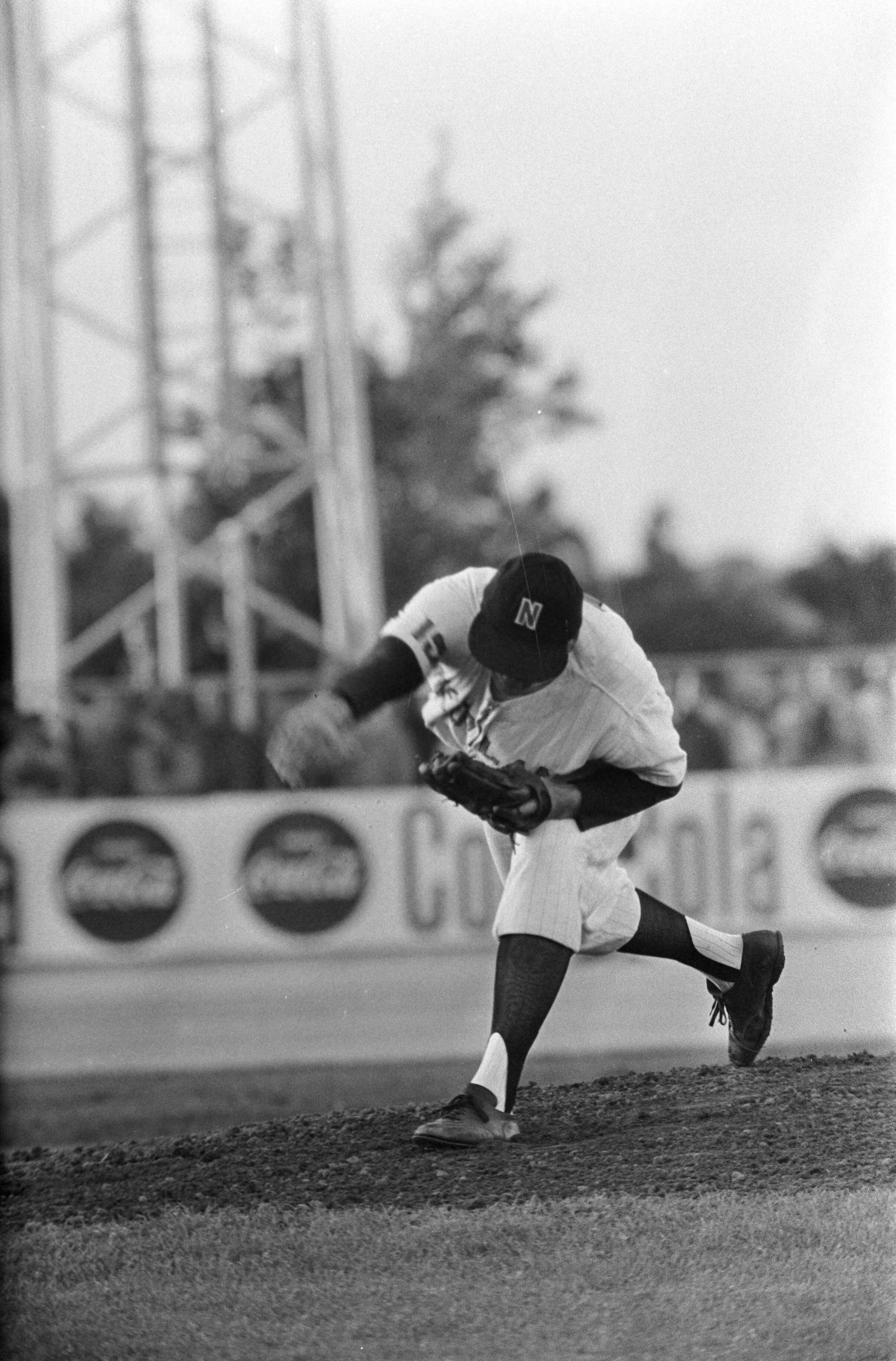 Fotocollectie Anefo — Haarlemse Honkbalweek. Nederland tegen The Sullivans. Spelmoment, Herman Beidschat (werper) in actie — Foto: Kroon, Ron / Anefo. Licentie: Set B: Rechtenvrij / Publiek Domein. Bron: Nationaal Archief. http://hdl.handle.net/10648/ab47b66c-d0b4-102d-bcf8-003048976d84