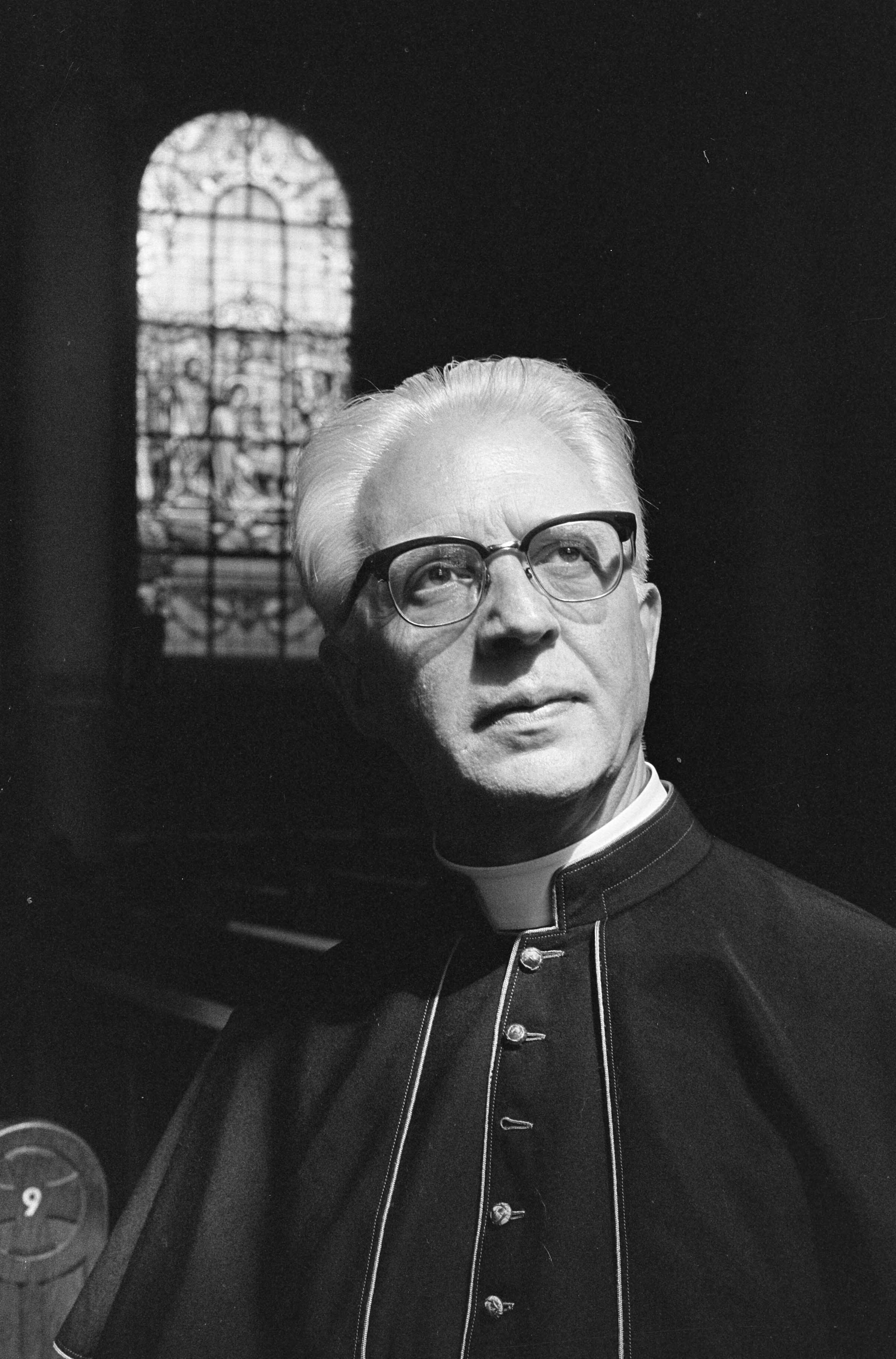 Fotocollectie Anefo — Deken Th.H. Zwartkruis (kop) benoemd tot Bisschop van Bisdom Haarlem — Foto: Nijs, Jac. de / Anefo. Licentie: Set B: Rechtenvrij / Publiek Domein. Bron: Nationaal Archief. http://hdl.handle.net/10648/aaf713c4-d0b4-102d-bcf8-003048976d84