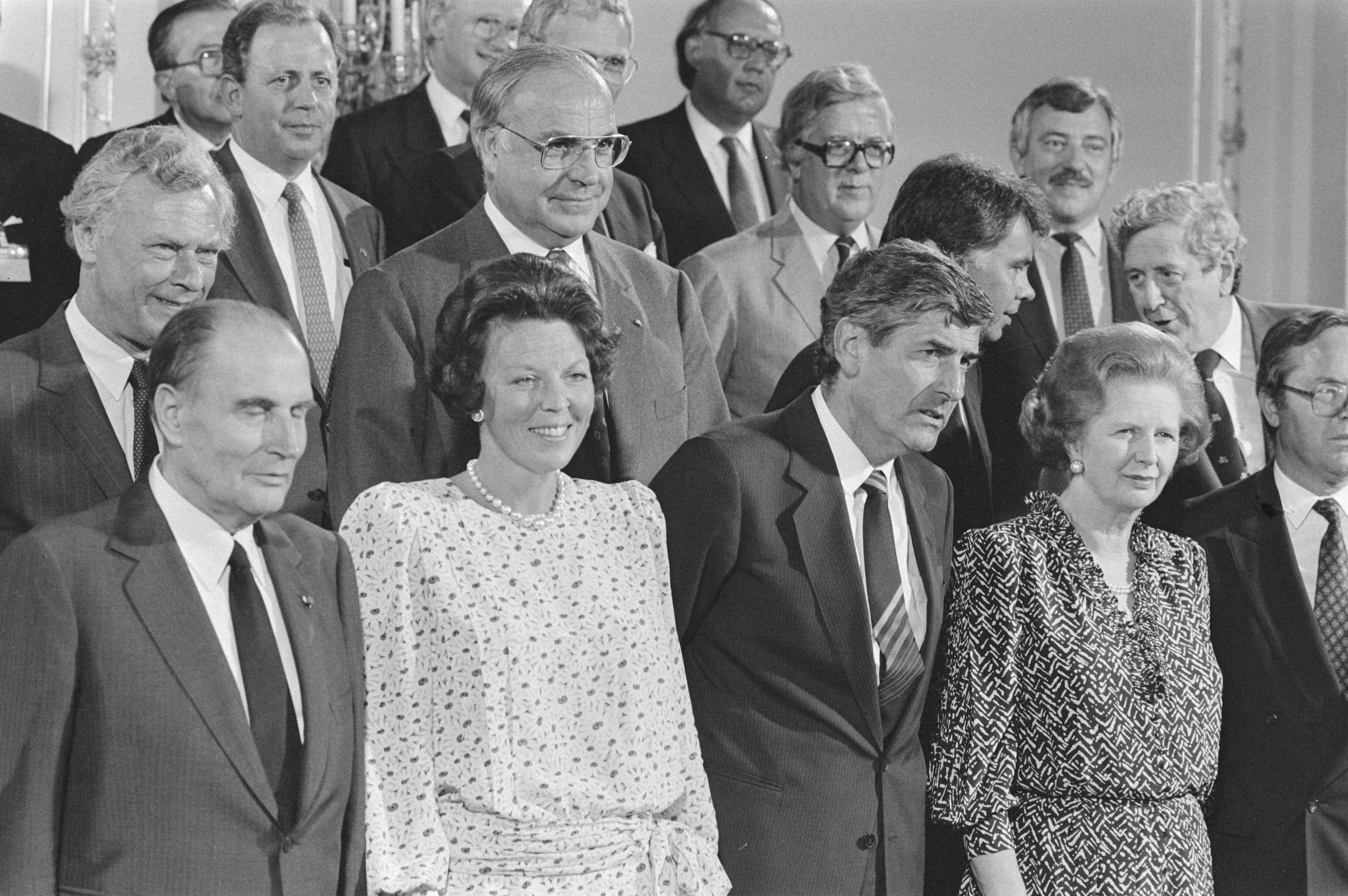 Fotocollectie Anefo — EEG-top bijeen in Den Haag ; vlnr: Mitterand, Hare Majesteit, Kohl, Lubbers — Foto: Bogaerts, Rob / Anefo. Licentie: Set B: Rechtenvrij / Publiek Domein. Bron: Nationaal Archief. http://hdl.handle.net/10648/ad54d6ec-d0b4-102d-bcf8-003048976d84