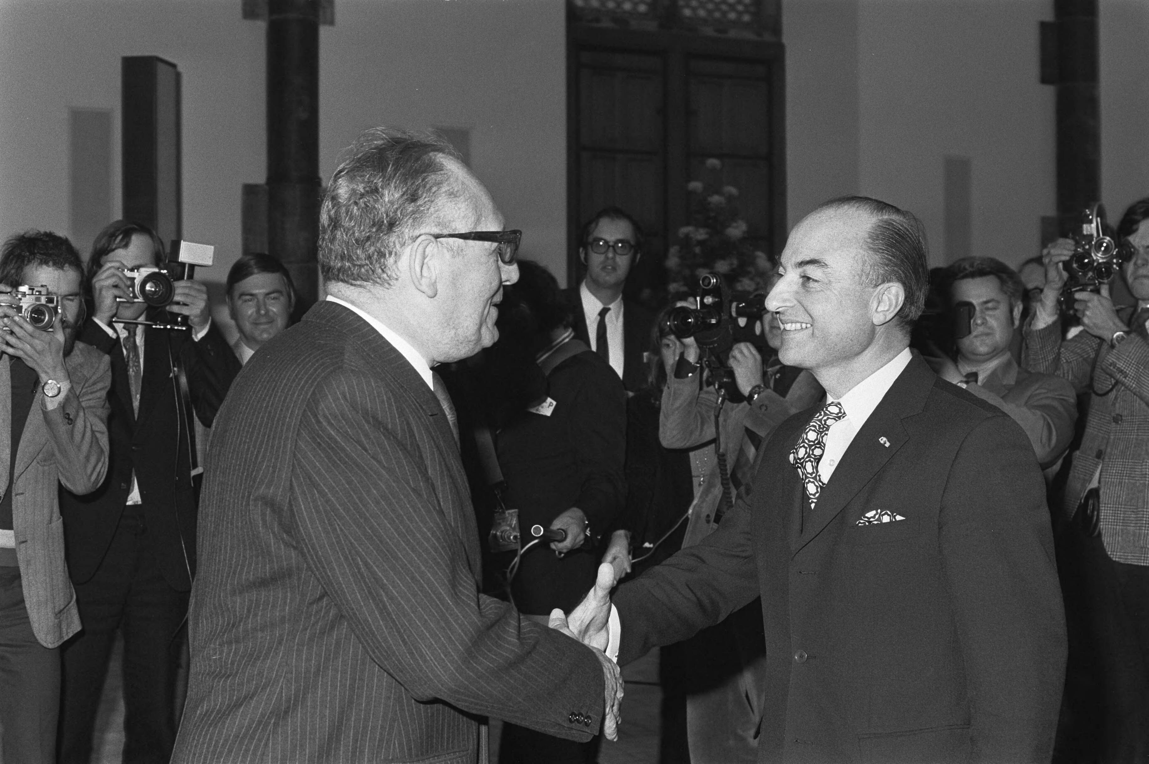 Fotocollectie Anefo — Conferentie van Ministers van Buitenlandse Zaken van EEG-landen in Den Haag , Ridderzaal — Foto: Mieremet, Rob / Anefo. Licentie: Set B: Rechtenvrij / Publiek Domein. Bron: Nationaal Archief. http://hdl.handle.net/10648/abfe80e0-d0b4-102d-bcf8-003048976d84