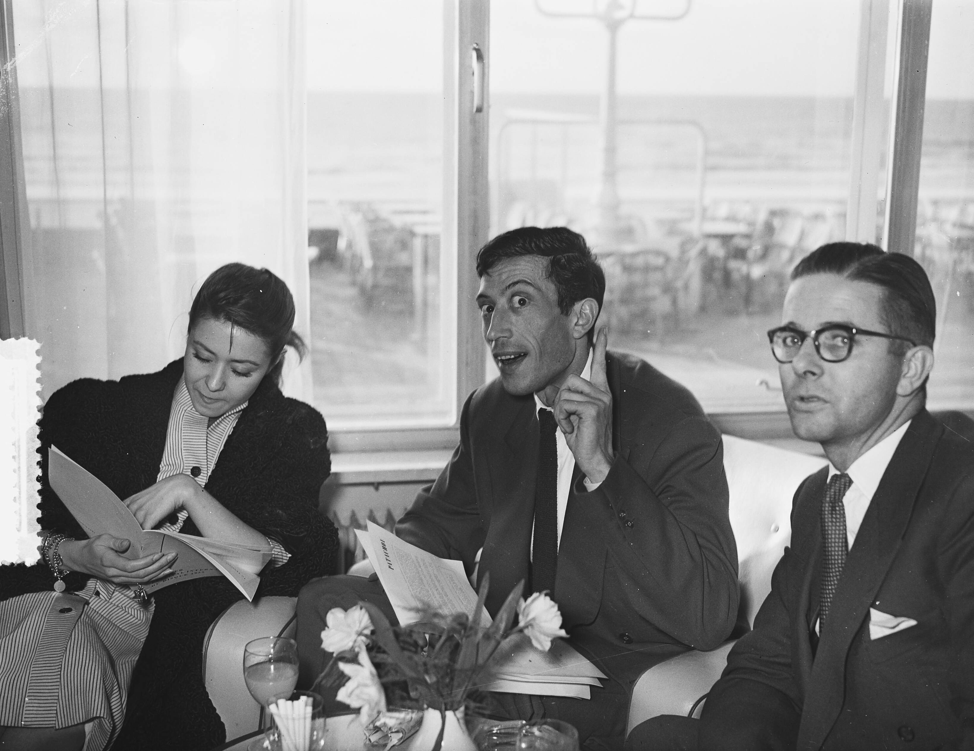 Fotocollectie Anefo — De Franse zangeres Patachou in Scheveningen — Foto: Bilsen, Joop van / Anefo. Licentie: Set B: Rechtenvrij / Publiek Domein. Bron: Nationaal Archief. http://hdl.handle.net/10648/a933dfd6-d0b4-102d-bcf8-003048976d84