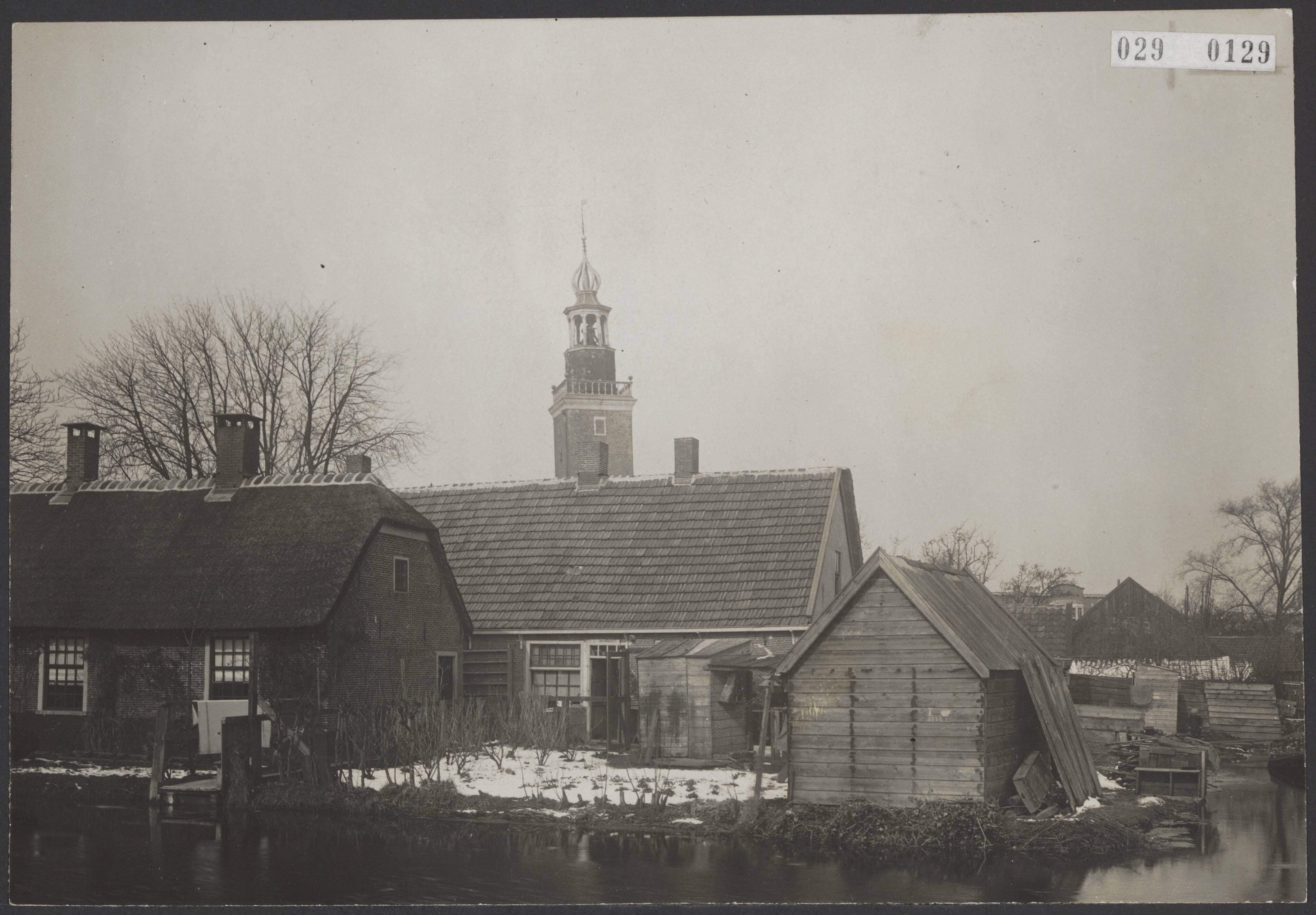 Fotocollectie Elsevier Binnenland — Scheve toren te Nieuwkoop (Z.H.) — Foto: Fotopersbureau "Holland". Licentie: Set B: Rechtenvrij / Publiek Domein. Bron: Nationaal Archief. http://hdl.handle.net/10648/ade10554-d0b4-102d-bcf8-003048976d84