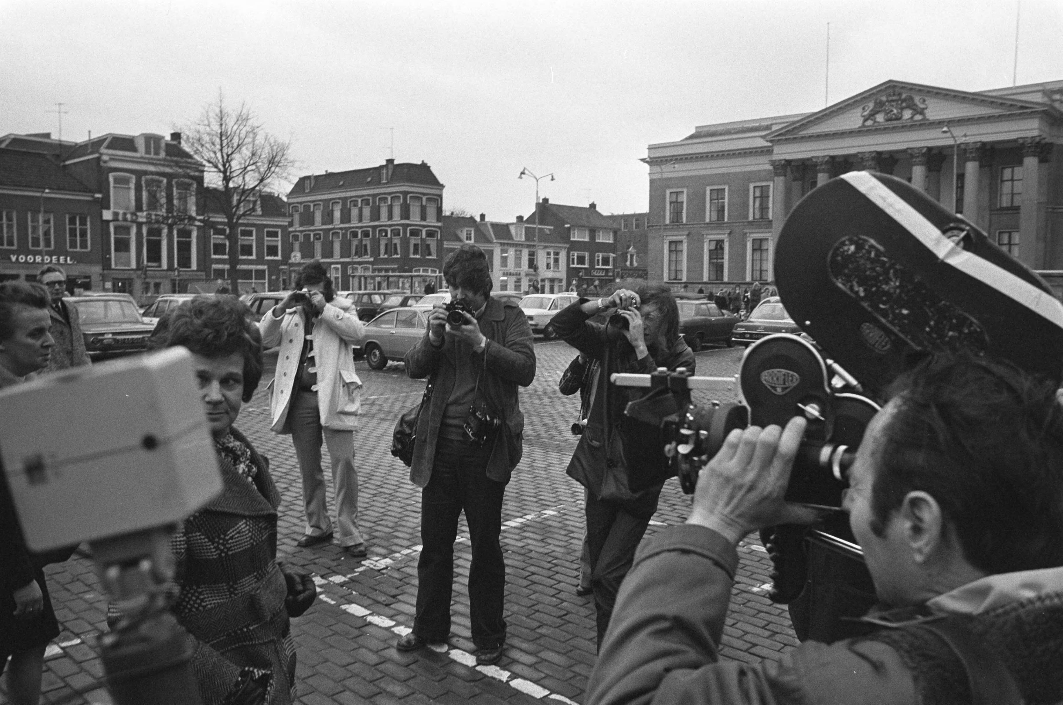 Fotocollectie Anefo — Euthanasie-proces begonnen tegen mevrouw Postma van Boven in Leeuwarden, mevrouw Postma (kop) — Foto: Verhoeff, Bert / Anefo. Licentie: Set B: Rechtenvrij / Publiek Domein. Bron: Nationaal Archief. http://hdl.handle.net/10648/ac247156-d0b4-102d-bcf8-003048976d84