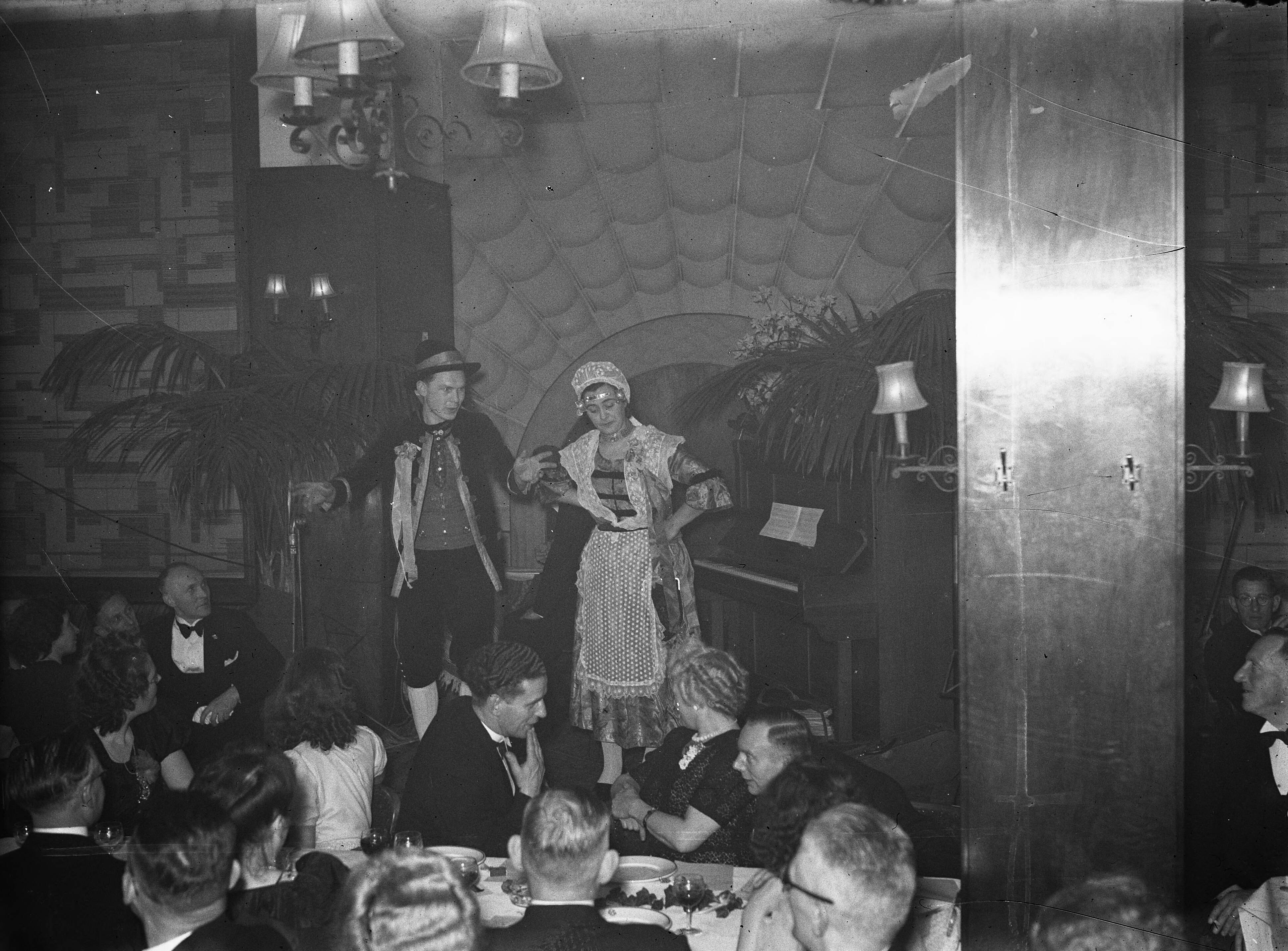 Fotocollectie Anefo — Viering 50-jarig bestaan Mannenkoor "Caecilia" uit Haarlem [feestavond en diner] — Foto: Sagers, Harry / Anefo. Licentie: Set B: Rechtenvrij / Publiek Domein. Bron: Nationaal Archief. http://hdl.handle.net/10648/a8a47634-d0b4-102d-bcf8-003048976d84