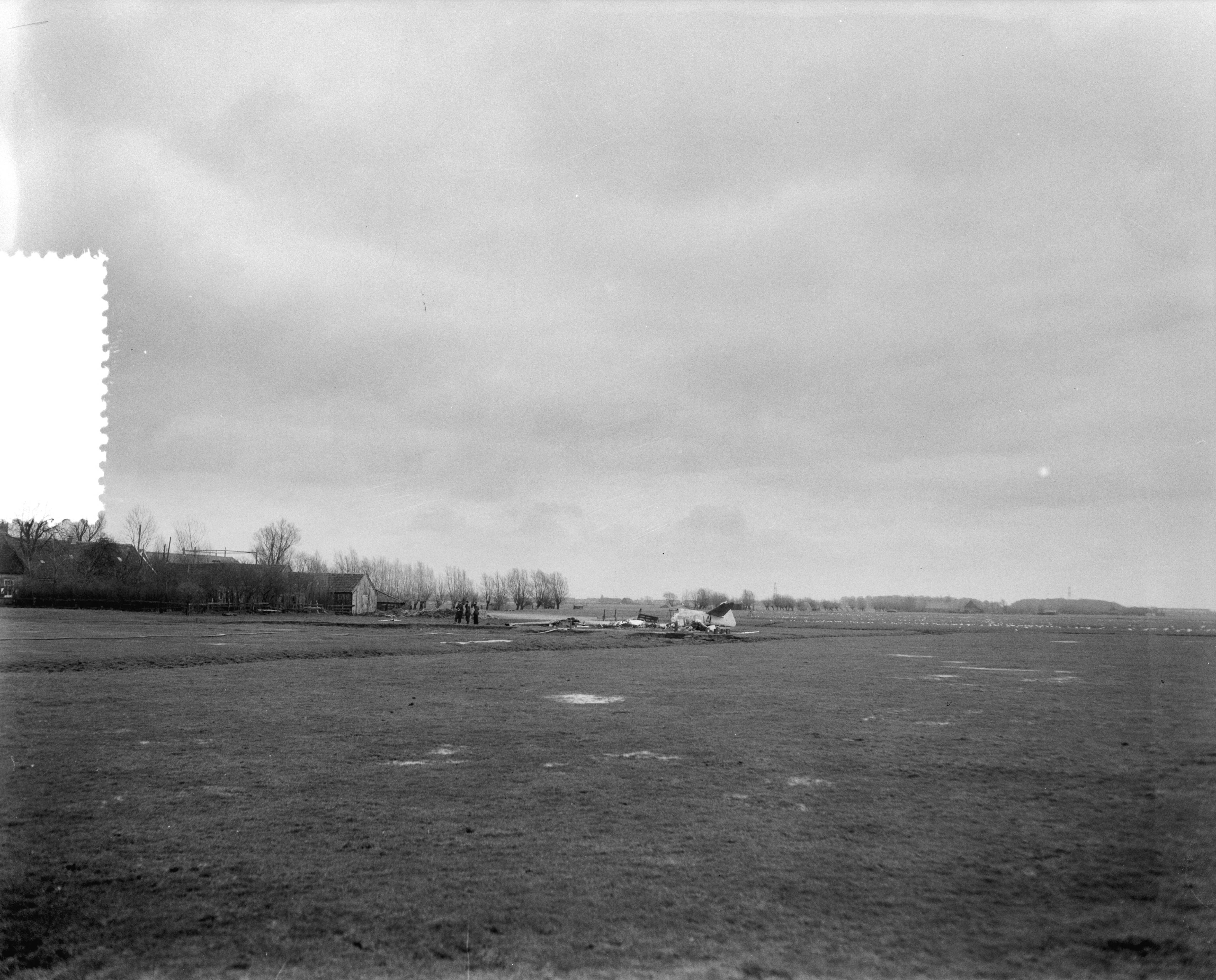Fotocollectie Anefo — Vliegtuigongeluk. Fairey Firefly lesvliegtuig van de Marine Luchtvaardienst verongelukt te Wassenaar — Foto: Pot, Harry / Anefo. Licentie: Set B: Rechtenvrij / Publiek Domein. Bron: Nationaal Archief. http://hdl.handle.net/10648/a9581842-d0b4-102d-bcf8-003048976d84