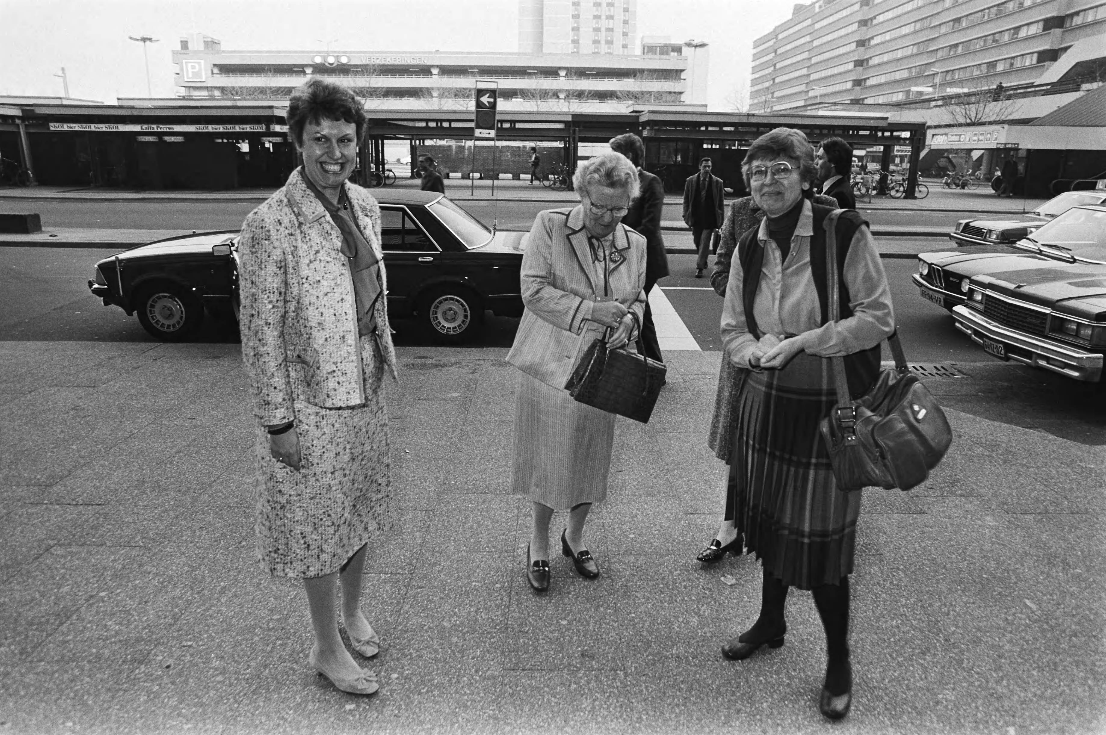 Fotocollectie Anefo — Prinses Juliana woonde in Utrechtse Jaarbeurs de door Ned. vrouwenraad georg. themadag "vrouw- andicap- maatschappij" bij — Foto: Antonisse, Marcel / Anefo. Licentie: Set B: Rechtenvrij / Publiek Domein. Bron: Nationaal Archief. http://hdl.handle.net/10648/acf8ff3e-d0b4-102d-bcf8-003048976d84