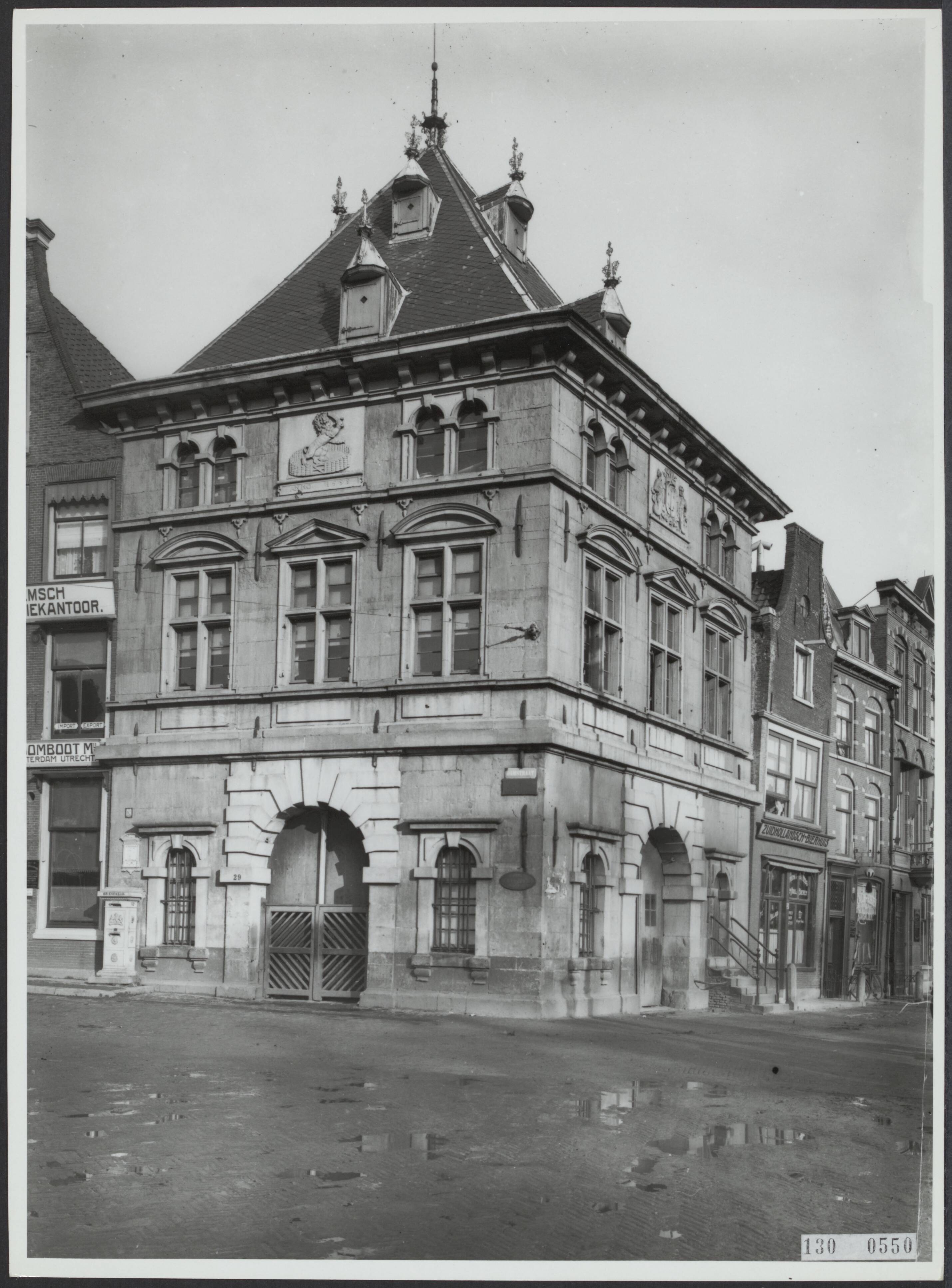 Fotocollectie Rijksvoorlichtingsdienst Eigen — Haarlem. Waag — Foto: Rijksvoorlichtingsdienst (RVD). Licentie: Set B: Rechtenvrij / Publiek Domein. Bron: Nationaal Archief. http://hdl.handle.net/10648/af4b444a-d0b4-102d-bcf8-003048976d84