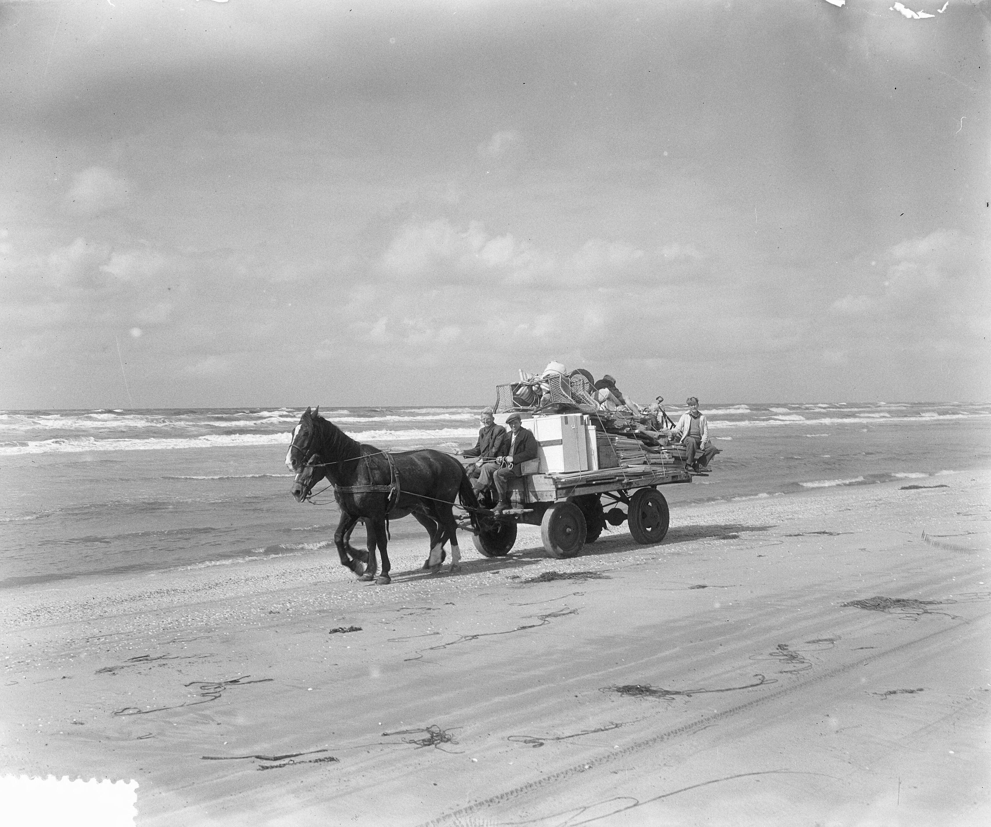 Fotocollectie Anefo — Einde badseizoen Zandvoort — Foto: Pot, Harry / Anefo. Licentie: Set B: Rechtenvrij / Publiek Domein. Bron: Nationaal Archief. http://hdl.handle.net/10648/a91235de-d0b4-102d-bcf8-003048976d84