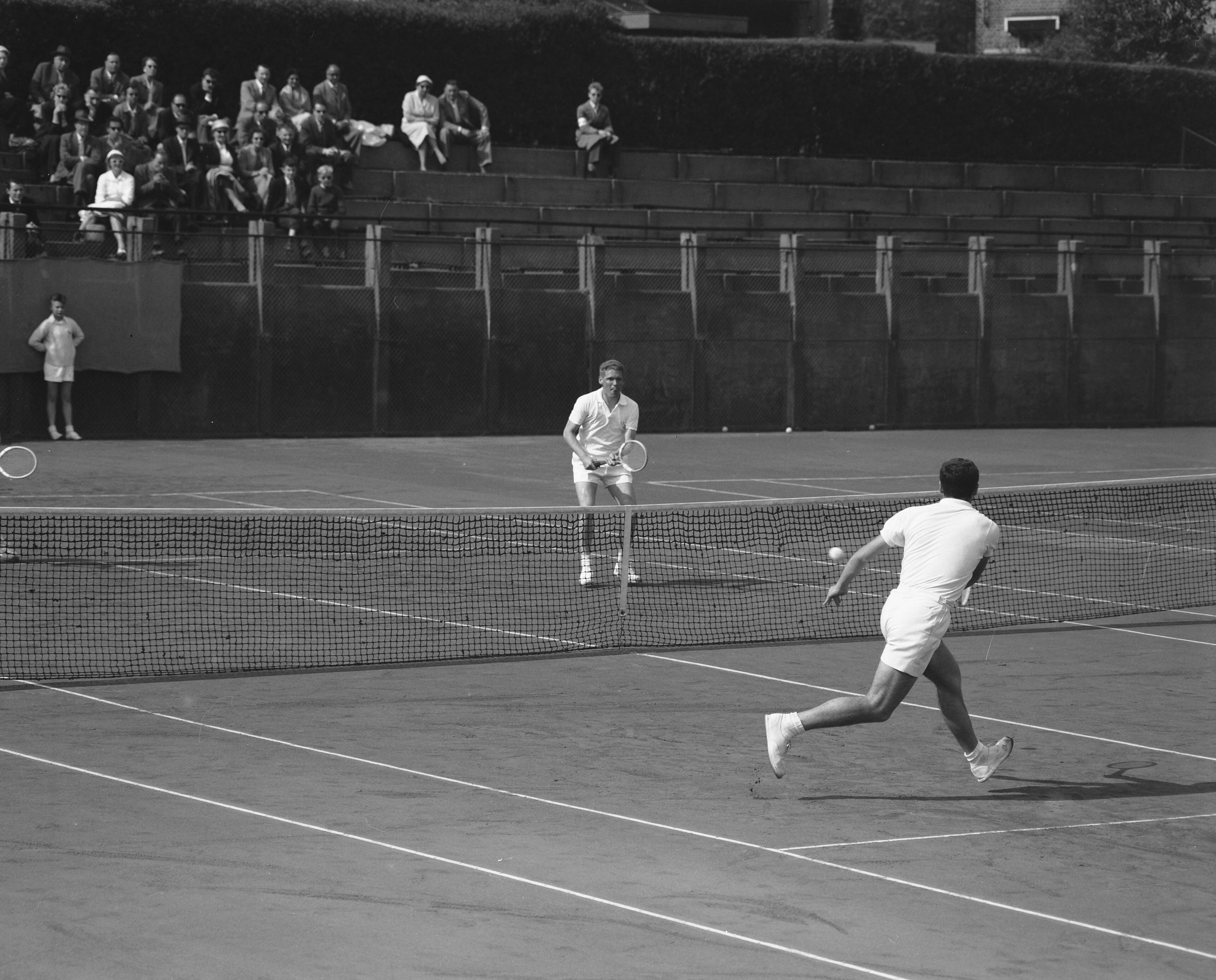 Fotocollectie Anefo — Tennis. Davis-Cup. Nederland tegen Italië (0-5) — Foto: Bilsen, Joop van / Anefo. Licentie: Set B: Rechtenvrij / Publiek Domein. Bron: Nationaal Archief. http://hdl.handle.net/10648/a95fe2a2-d0b4-102d-bcf8-003048976d84