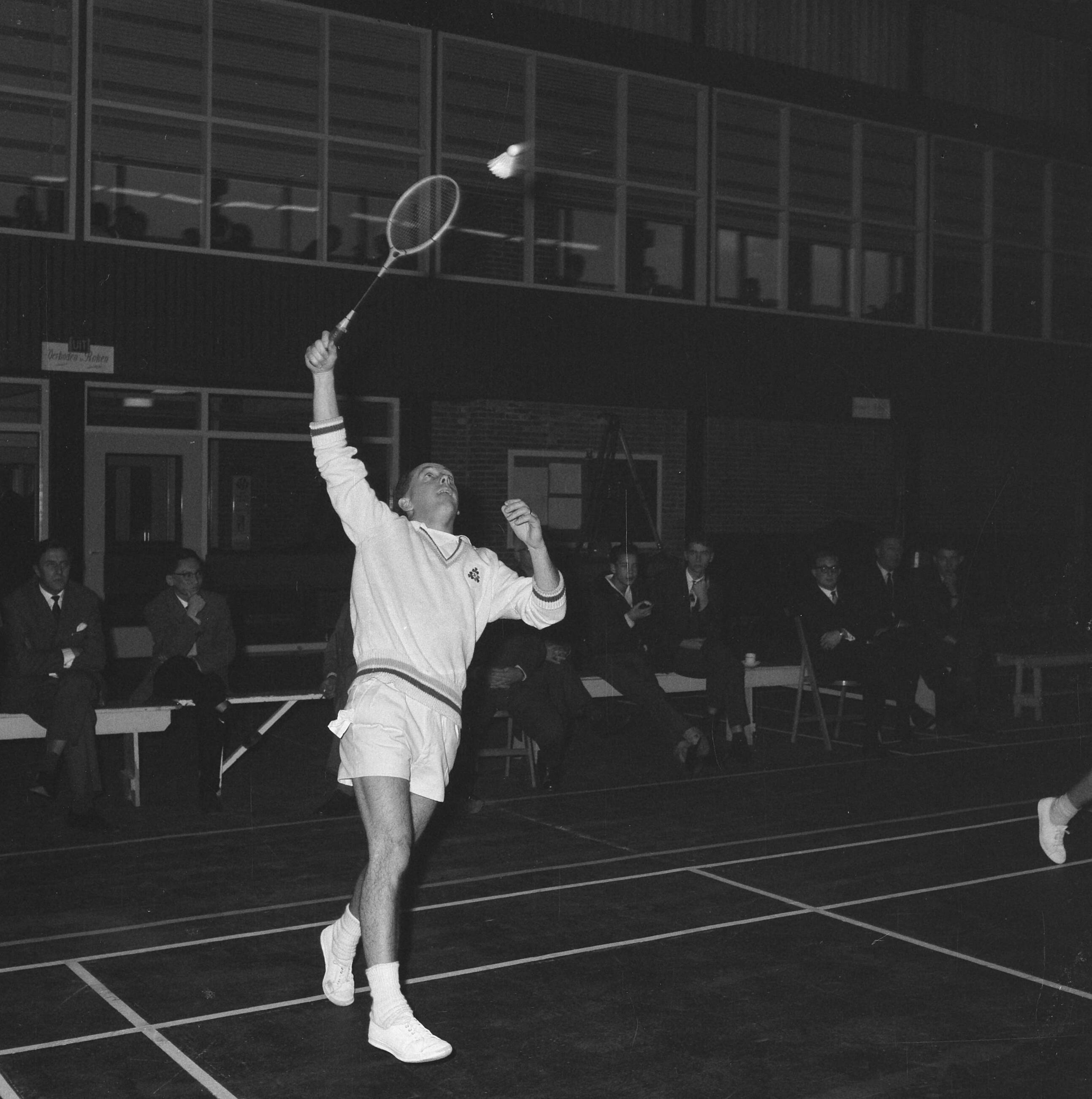 Fotocollectie Anefo — Badminton. Nederland tegen Ierland te Haarlem. James 'Chick" Doyle (Ierland) in aktie — Foto: Nijs, Jac. de / Anefo. Licentie: Set B: Rechtenvrij / Publiek Domein. Bron: Nationaal Archief. http://hdl.handle.net/10648/aa4e11c0-d0b4-102d-bcf8-003048976d84