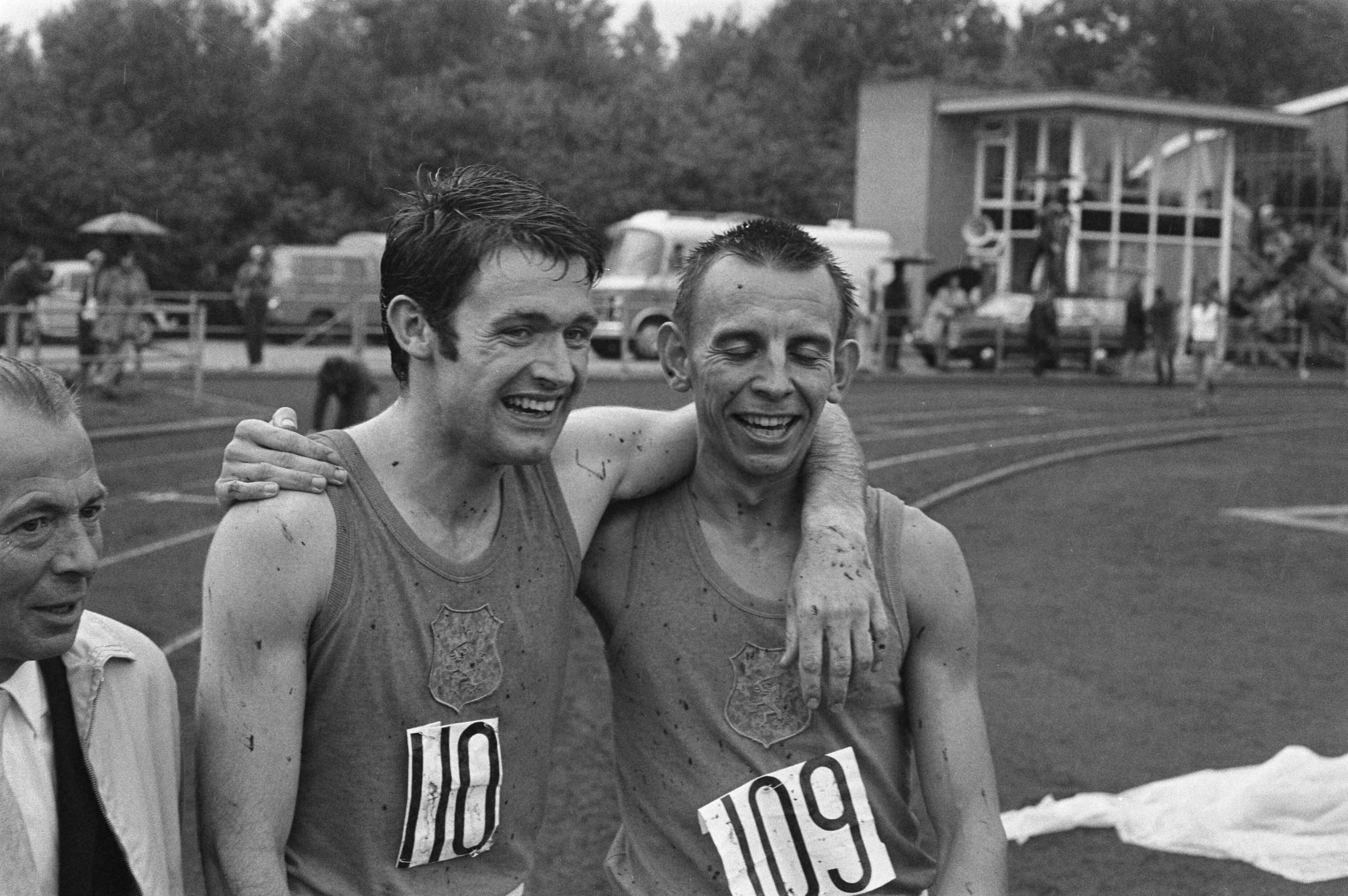 Fotocollectie Anefo — Atletiek Nederland tegen Denemarken in Groningen; links Bram Wassenaar , rechts Haico Scharm , kop — Foto: Verhoeff, Bert / Anefo. Licentie: Set B: Rechtenvrij / Publiek Domein. Bron: Nationaal Archief. http://hdl.handle.net/10648/aba05da8-d0b4-102d-bcf8-003048976d84