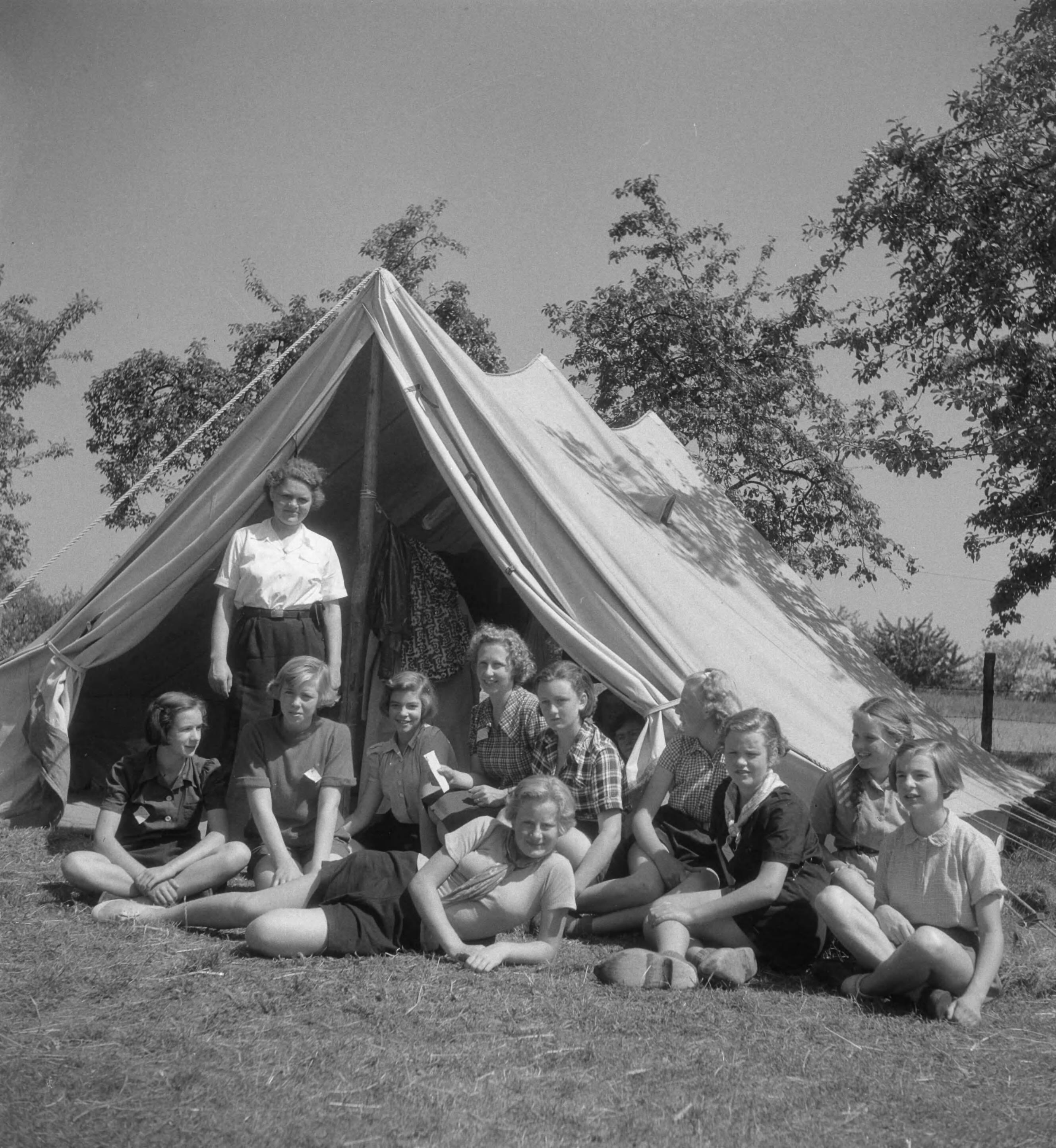 VCJC kamp Mheer — Foto: Oorschot, […] van / Anefo. — Licentie: Set B: Rechtenvrij / Publiek Domein. Bron: Nationaal Archief. http://hdl.handle.net/10648/a8dd4234-d0b4-102d-bcf8-003048976d84