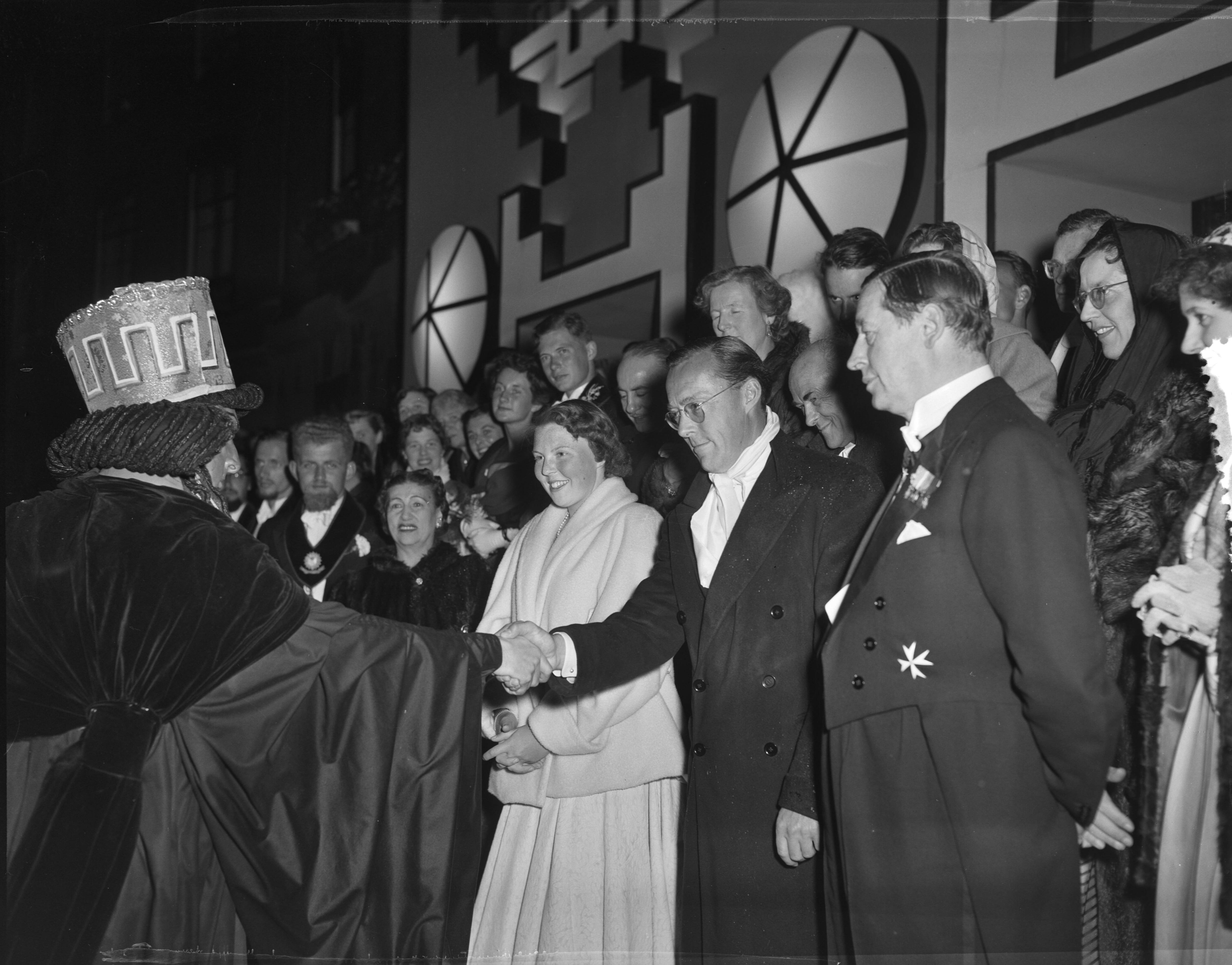 Lustrum USC Utrecht (1956) — USC-lustrumspel "Xerxes" — Foto: Bilsen, Joop van / Anefo. Licentie: Set B: Rechtenvrij / Publiek Domein. Bron: Nationaal Archief. http://hdl.handle.net/10648/a94b397e-d0b4-102d-bcf8-003048976d84