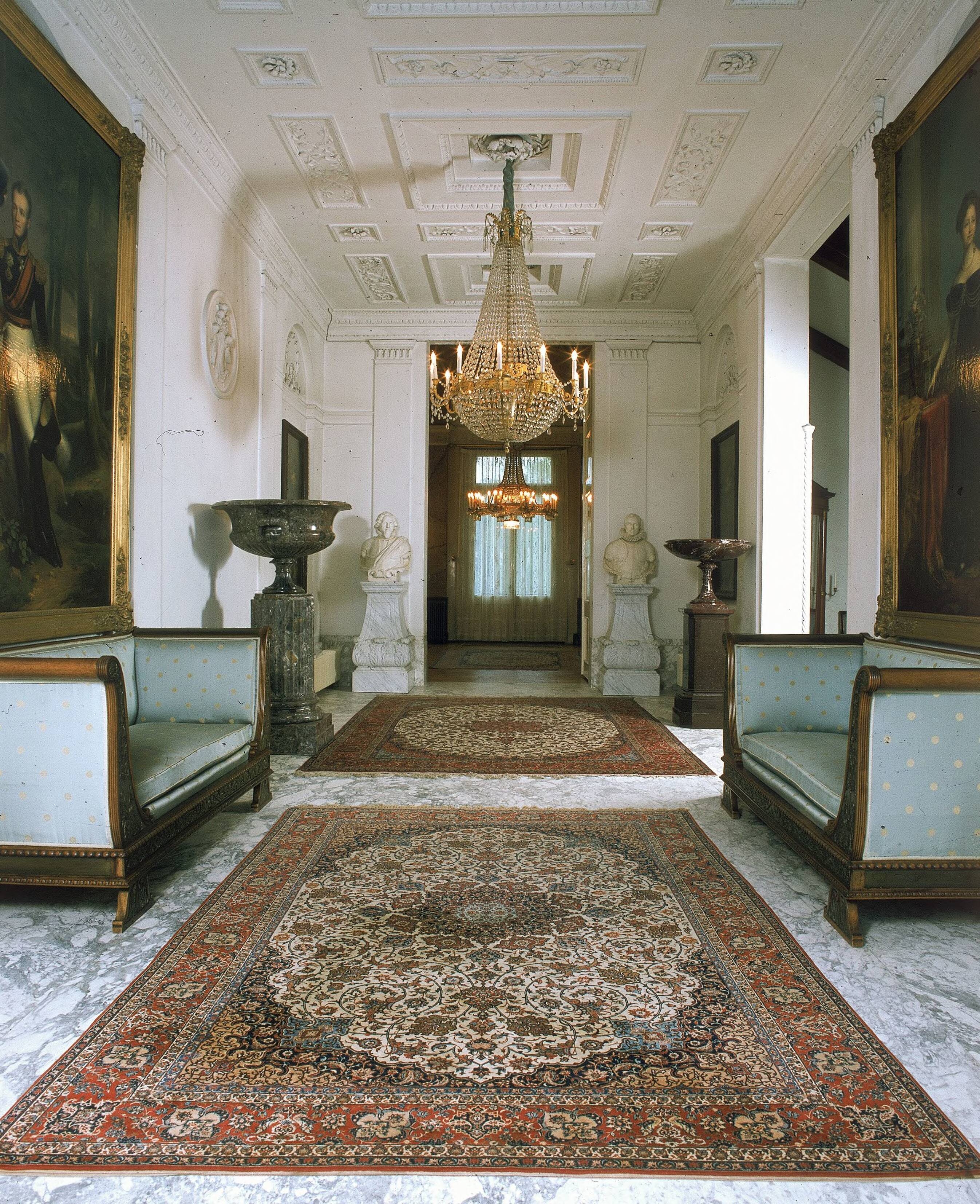 Fotocollectie RVD / Koninklijk Huis — Interieur paleis Soestdijk gang — Foto: Mastenbroek, Cees / RVD. Licentie: Set B: Rechtenvrij / Publiek Domein. Bron: Nationaal Archief. http://hdl.handle.net/10648/afb1f10e-d0b4-102d-bcf8-003048976d84