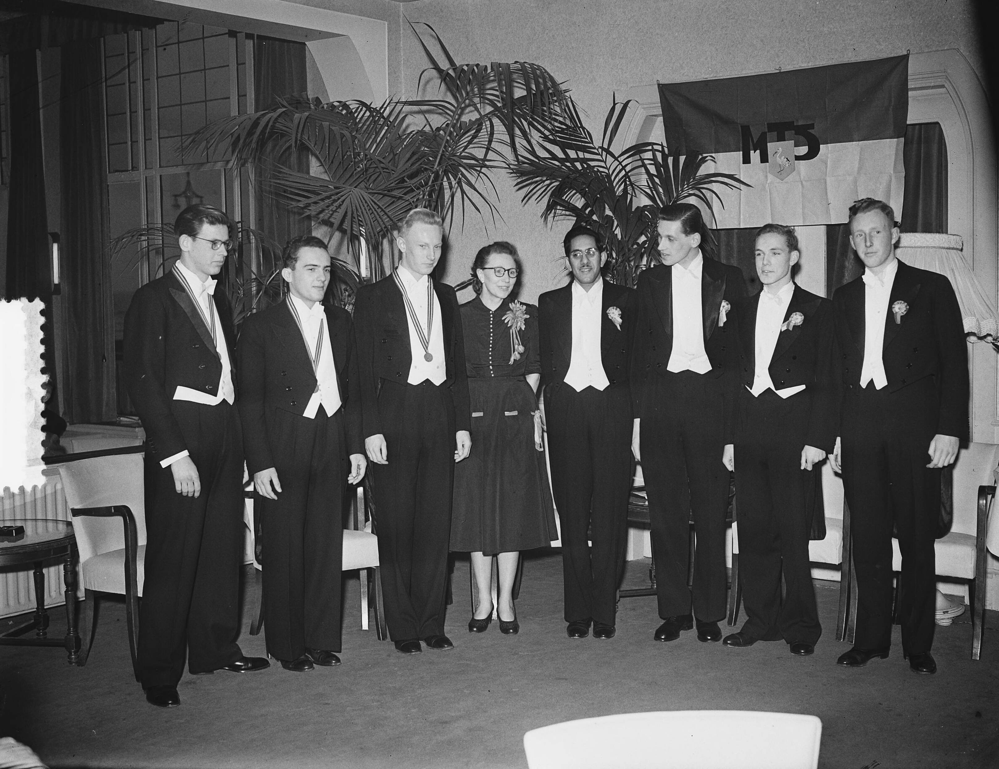 MTS Den Haag jubileum — Foto: Bilsen, Joop van / Anefo. — Licentie: Set B: Rechtenvrij / Publiek Domein. Bron: Nationaal Archief. http://hdl.handle.net/10648/a8f460a4-d0b4-102d-bcf8-003048976d84