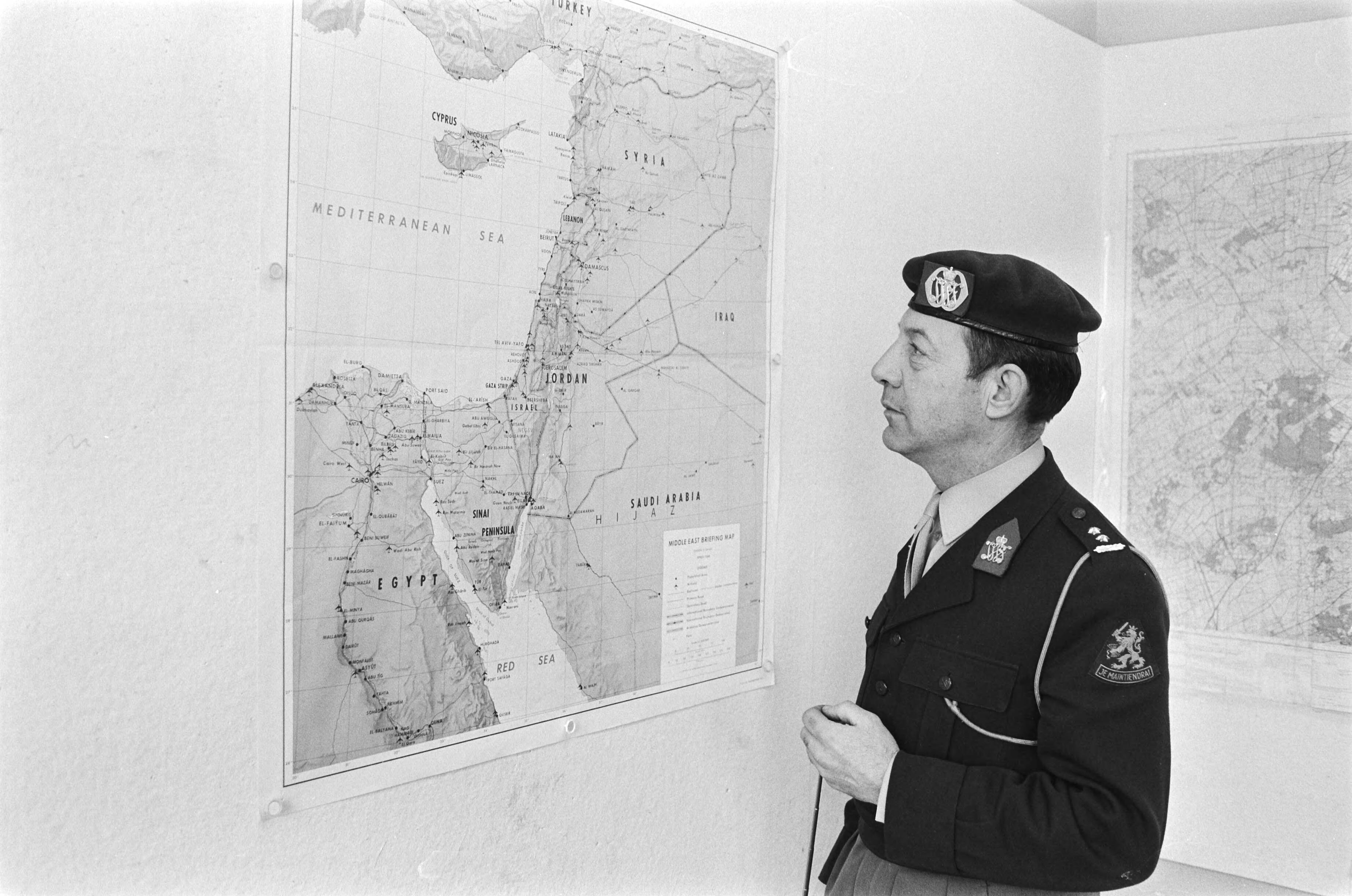 Fotocollectie Anefo — Alpha-compagnie 44e pantserinfantier bataljon in Adolf van Nassaukazerne te Zuidlaren i.v.m. eventuele uitzending naar Libanon in VN-verband; / — Foto: Bogaerts, Rob / Anefo. Licentie: Set B: Rechtenvrij / Publiek Domein. Bron: Nationaal Archief. http://hdl.handle.net/10648/acc2ba8c-d0b4-102d-bcf8-003048976d84