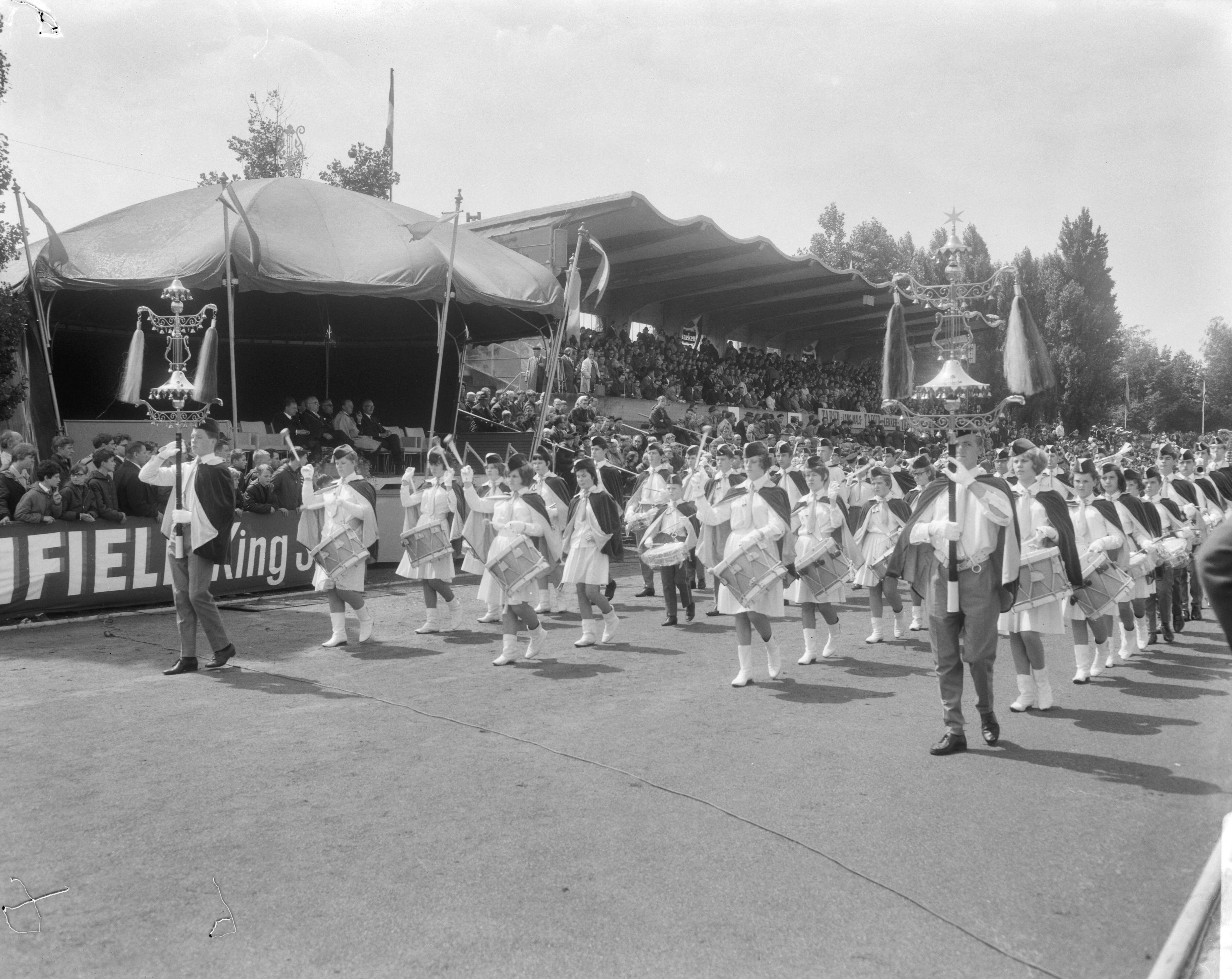 Fotocollectie Anefo — Muziekconcours te Kerkrade — Foto: Bilsen, Joop van / Anefo. Licentie: Set B: Rechtenvrij / Publiek Domein. Bron: Nationaal Archief. http://hdl.handle.net/10648/aaf2d34a-d0b4-102d-bcf8-003048976d84