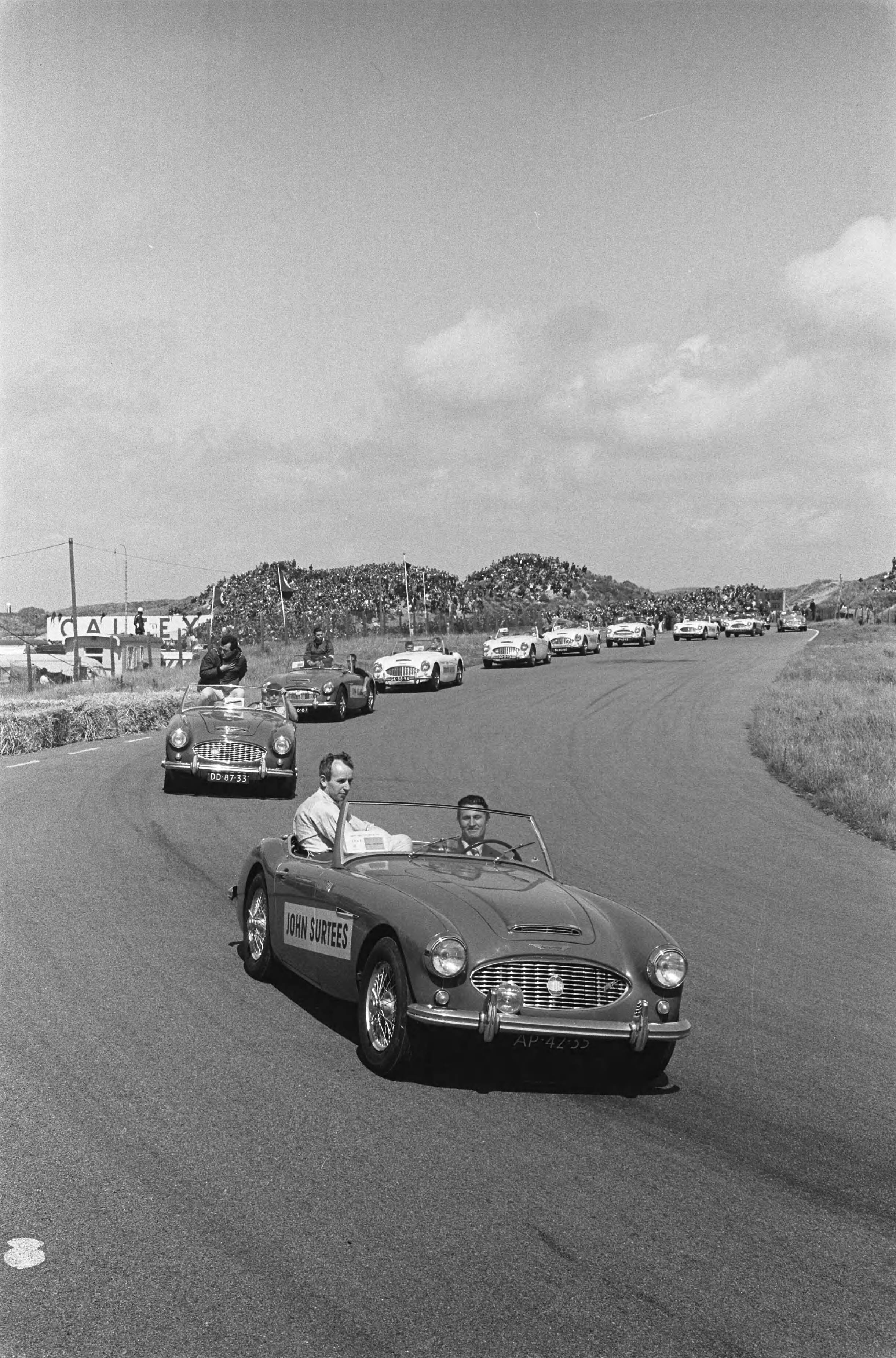 Fotocollectie Anefo — Grand Prix te Zandvoort — Foto: Pot, Harry / Anefo. Licentie: Set B: Rechtenvrij / Publiek Domein. Bron: Nationaal Archief. http://hdl.handle.net/10648/aa3bee64-d0b4-102d-bcf8-003048976d84