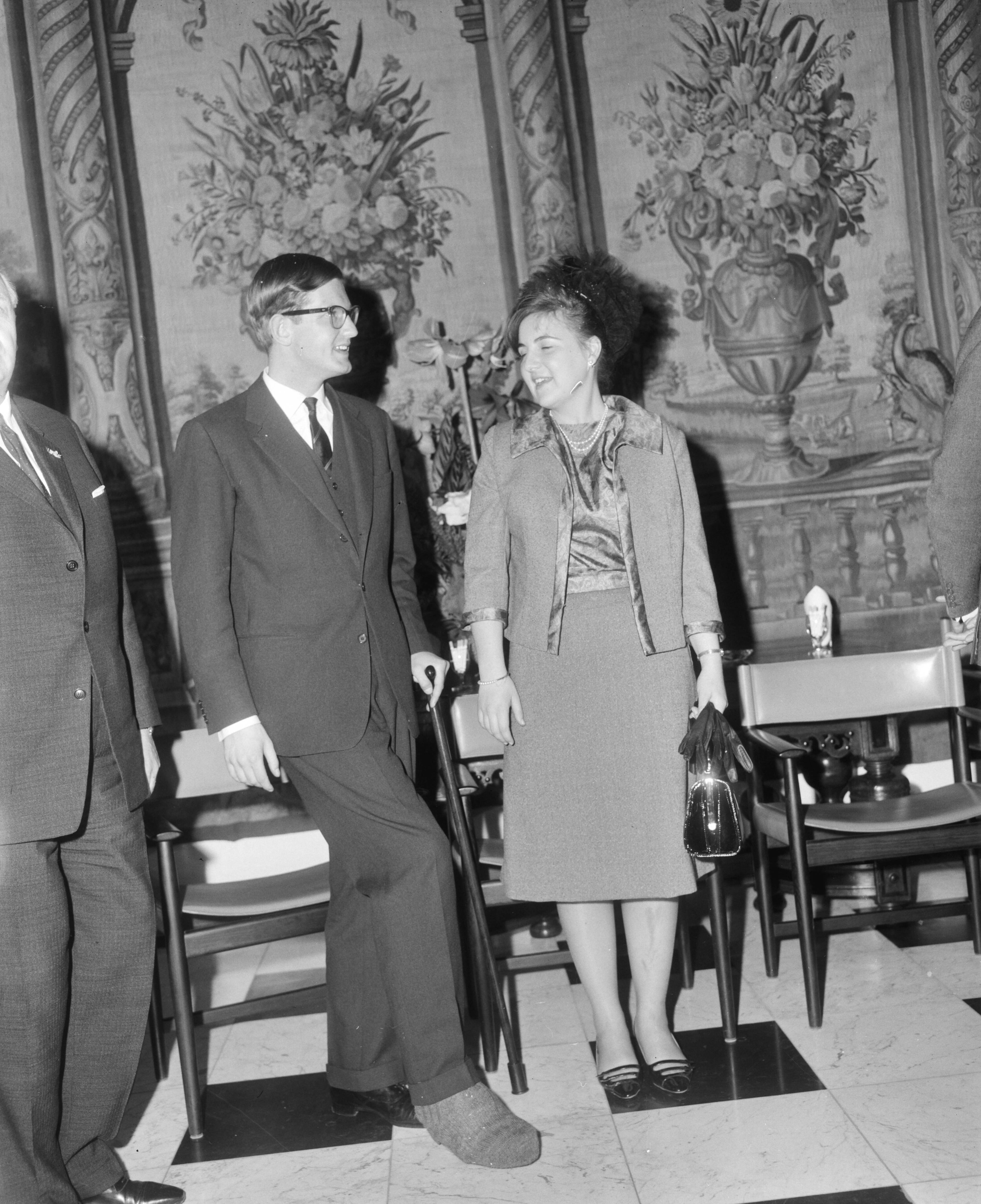 Verloofde paar prinses Margriet en Pieter van Vollenhoven in Den Haag — Verloofde paar in Den Haag, verloofde paar in de Eerste Kamer — Foto: Bilsen, Joop van / Anefo. Licentie: Set B: Rechtenvrij / Publiek Domein. Bron: Nationaal Archief. http://hdl.handle.net/10648/aa98b1e4-d0b4-102d-bcf8-003048976d84