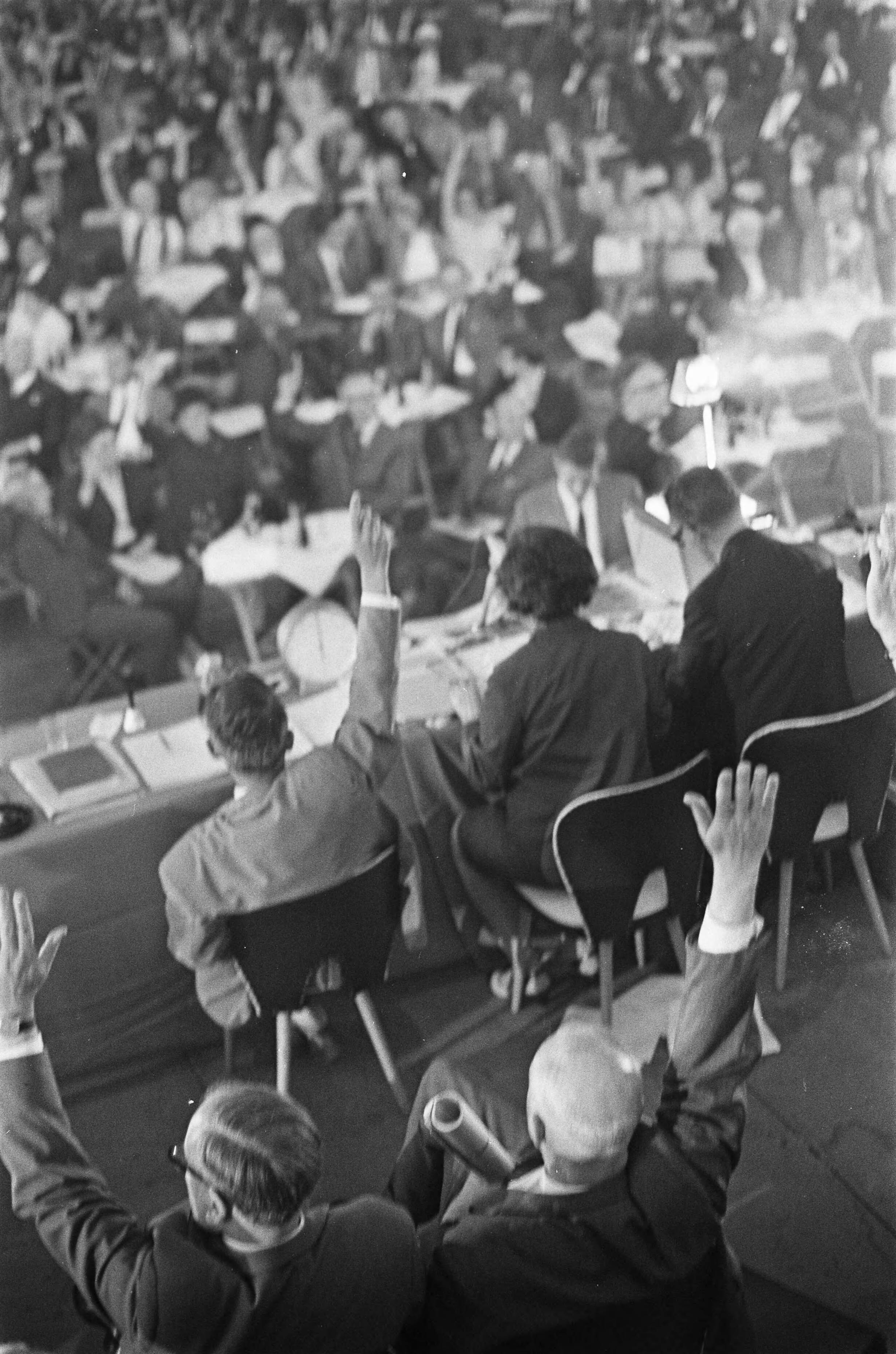 Fotocollectie Anefo — Algemene Ledenvergadering VPRO in Expohal Hilversum. Nummer 10 Ds. Diekerhof — Foto: Nijs, Jac. de / Anefo. Licentie: Set B: Rechtenvrij / Publiek Domein. Bron: Nationaal Archief. http://hdl.handle.net/10648/ab44dbf4-d0b4-102d-bcf8-003048976d84