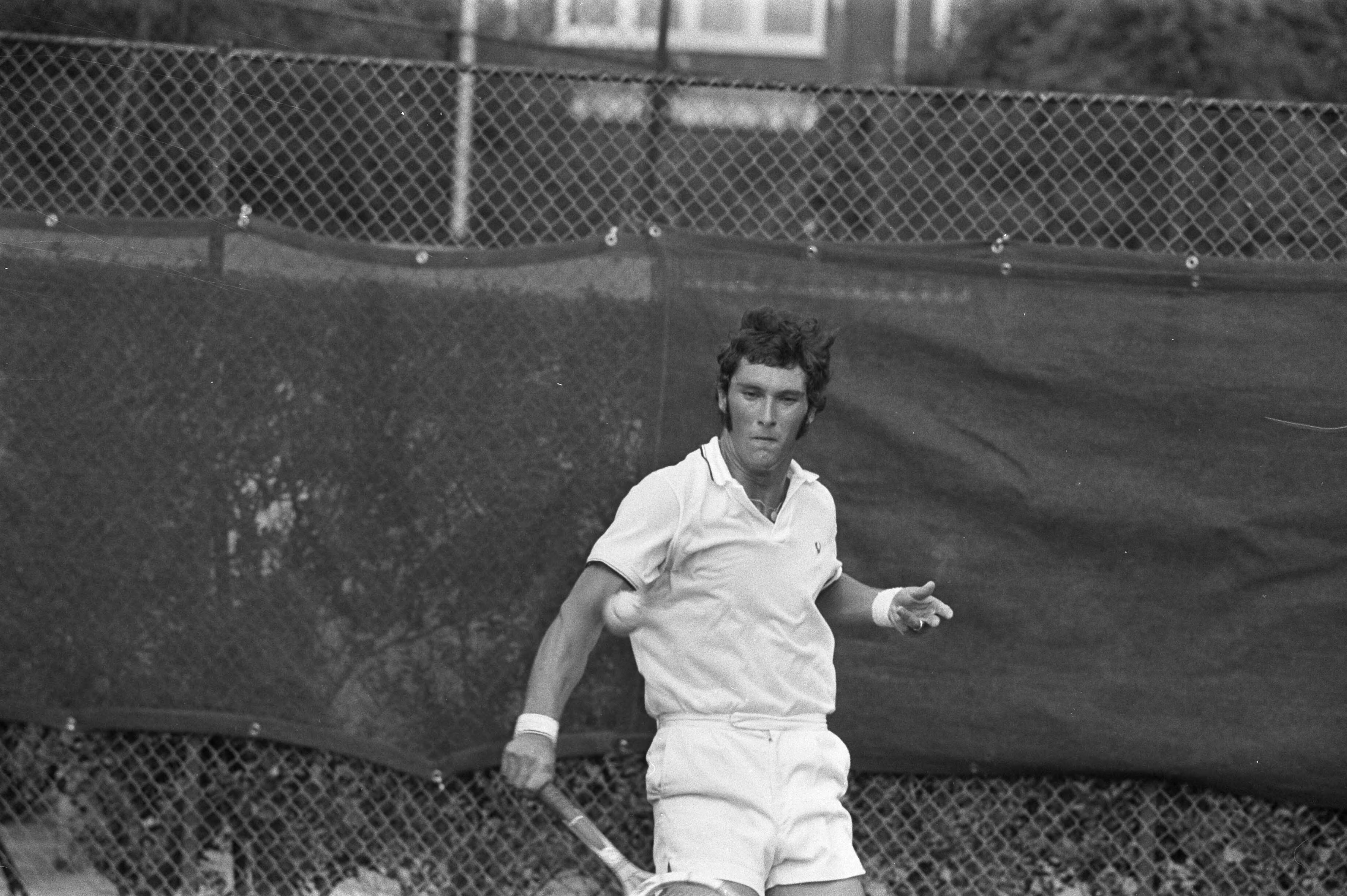 Fotocollectie Anefo — Nationale tenniskampioenschappen Scheveningen — Foto: Evers, Joost / Anefo. Licentie: Set B: Rechtenvrij / Publiek Domein. Bron: Nationaal Archief. http://hdl.handle.net/10648/abc978d2-d0b4-102d-bcf8-003048976d84