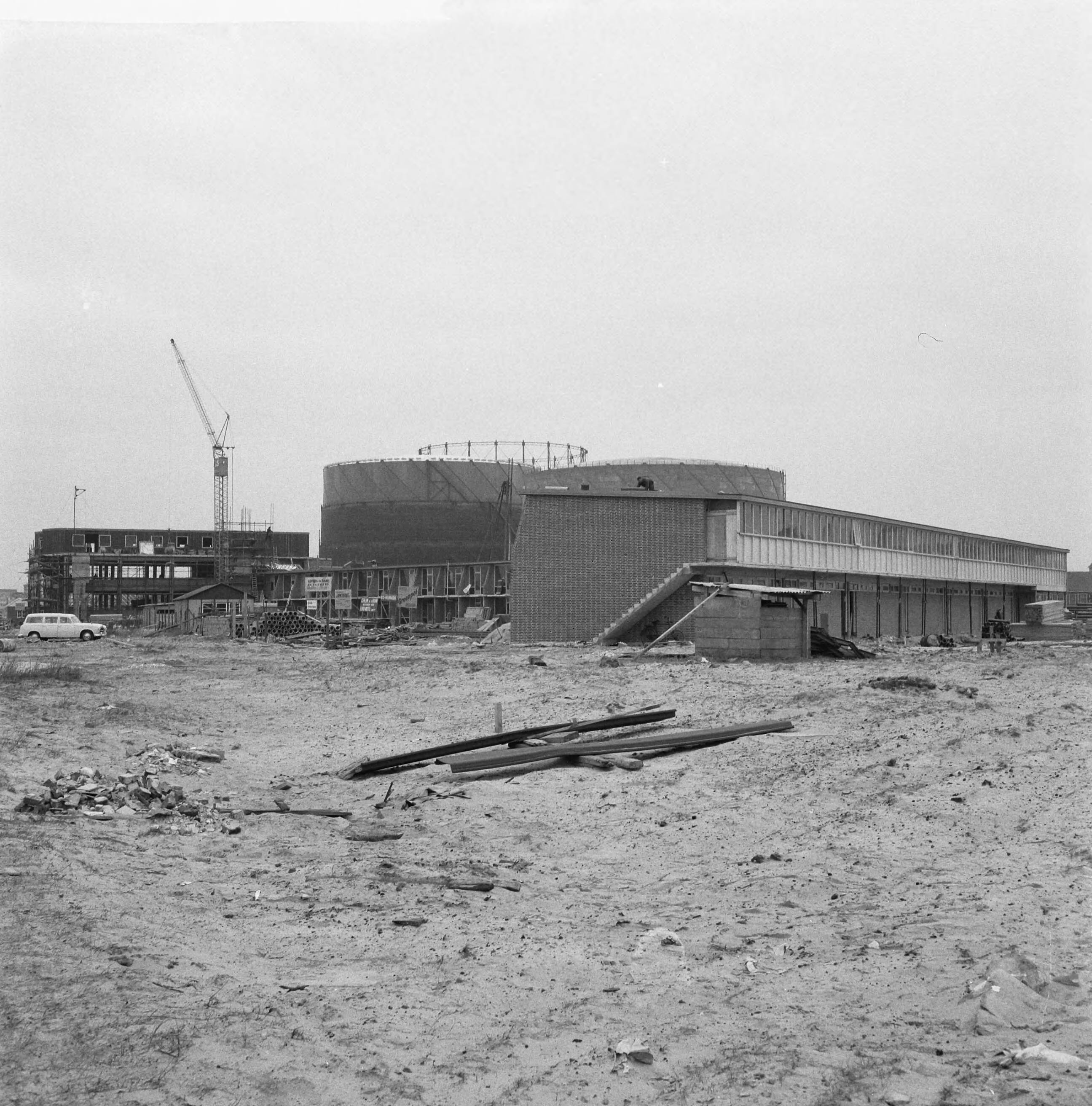 Fotocollectie Anefo — Nieuw motel op weg Amsterdam-Utrecht — Foto: Gelderen, Hugo van / Anefo. Licentie: Set B: Rechtenvrij / Publiek Domein. Bron: Nationaal Archief. http://hdl.handle.net/10648/a9fbcf1e-d0b4-102d-bcf8-003048976d84