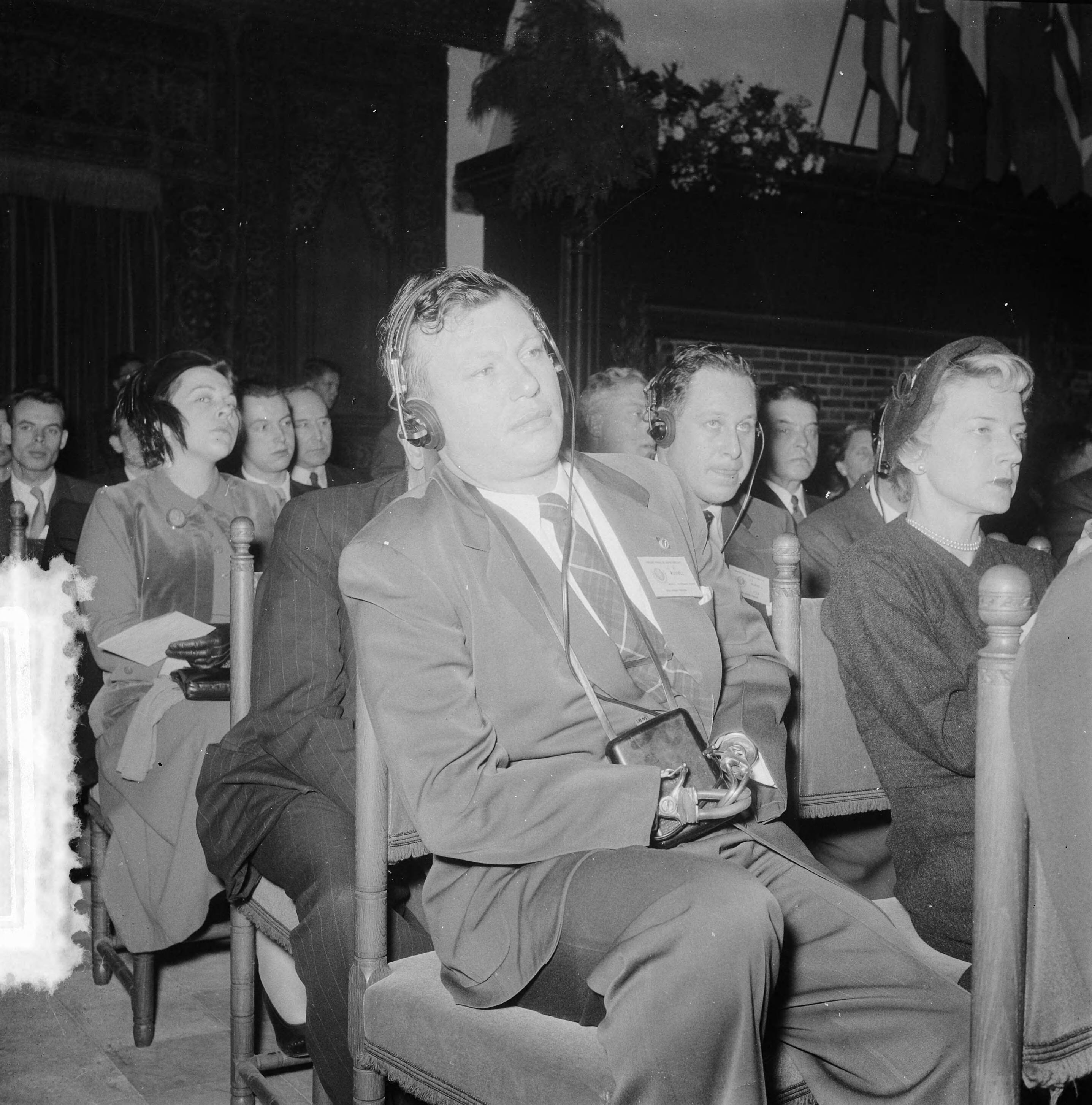 Fotocollectie Anefo — Vierde Algemene Assemblee van "The World Veterans Federation" in de Ridderzaal Den Haag — Foto: Noske, J.D. / Anefo. Licentie: Set B: Rechtenvrij / Publiek Domein. Bron: Nationaal Archief. http://hdl.handle.net/10648/a9177f62-d0b4-102d-bcf8-003048976d84