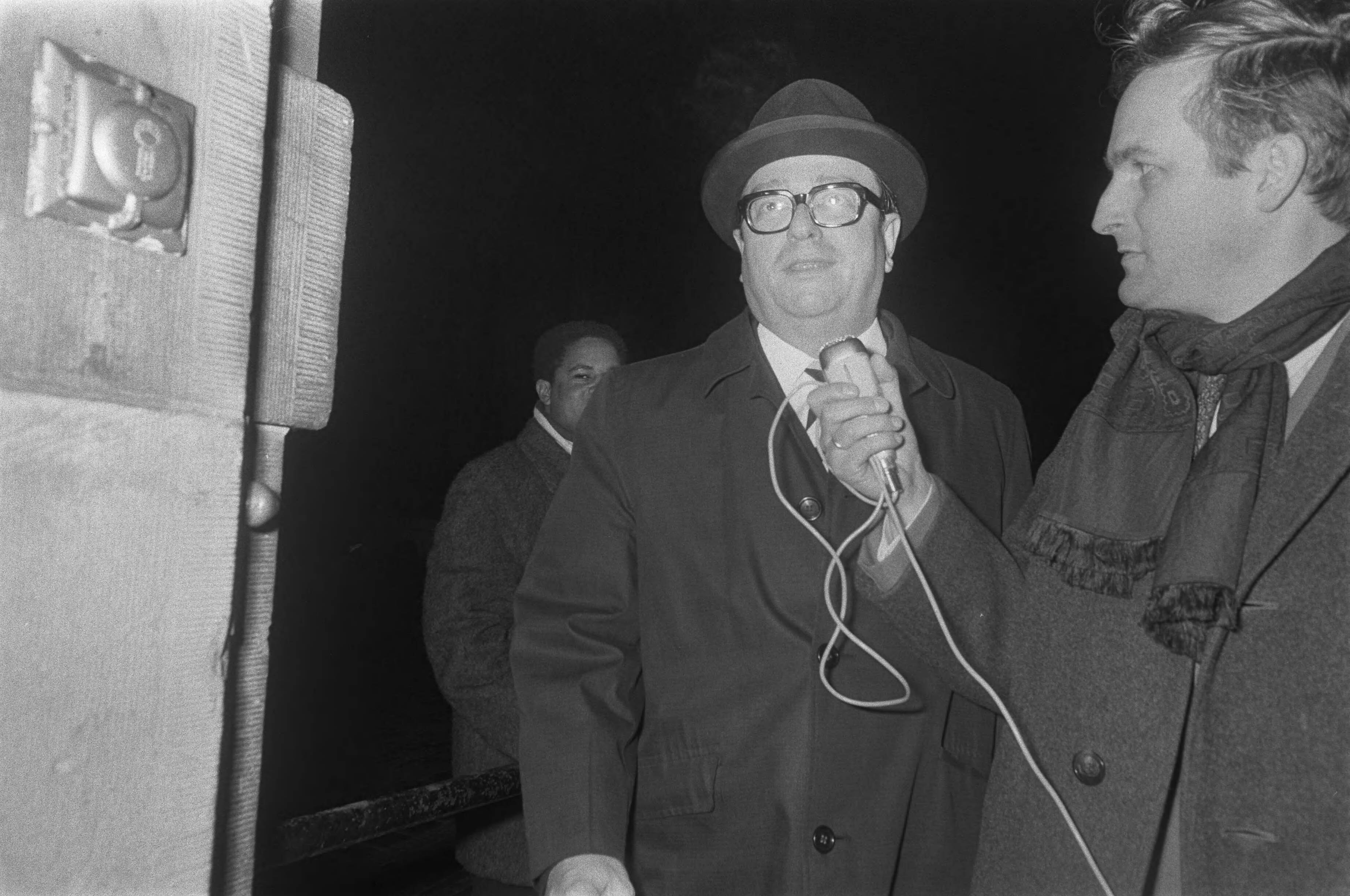 Fotocollectie Anefo — Intern Beraad van regering over benoeming tot gouverneur Nederlandse Antillen dr. E. Jonckheer in Den Haag . Zie 232356 — Foto: Mieremet, Rob / Anefo. Licentie: Set B: Rechtenvrij / Publiek Domein. Bron: Nationaal Archief. http://hdl.handle.net/10648/ab8c808a-d0b4-102d-bcf8-003048976d84