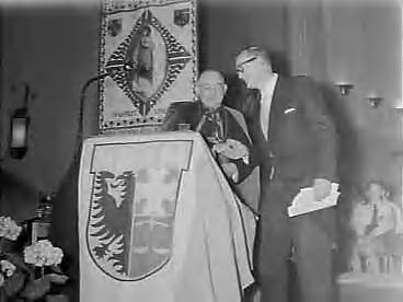 Fotocollectie Anefo — Viering Gouden Feest van de Interdiocesane Katholieke Middenstandsbond in het Concertgebouw Haarlem — Foto: Rossem, Wim van / Anefo. Licentie: Set B: Rechtenvrij / Publiek Domein. Bron: Nationaal Archief. http://hdl.handle.net/10648/a9604a44-d0b4-102d-bcf8-003048976d84