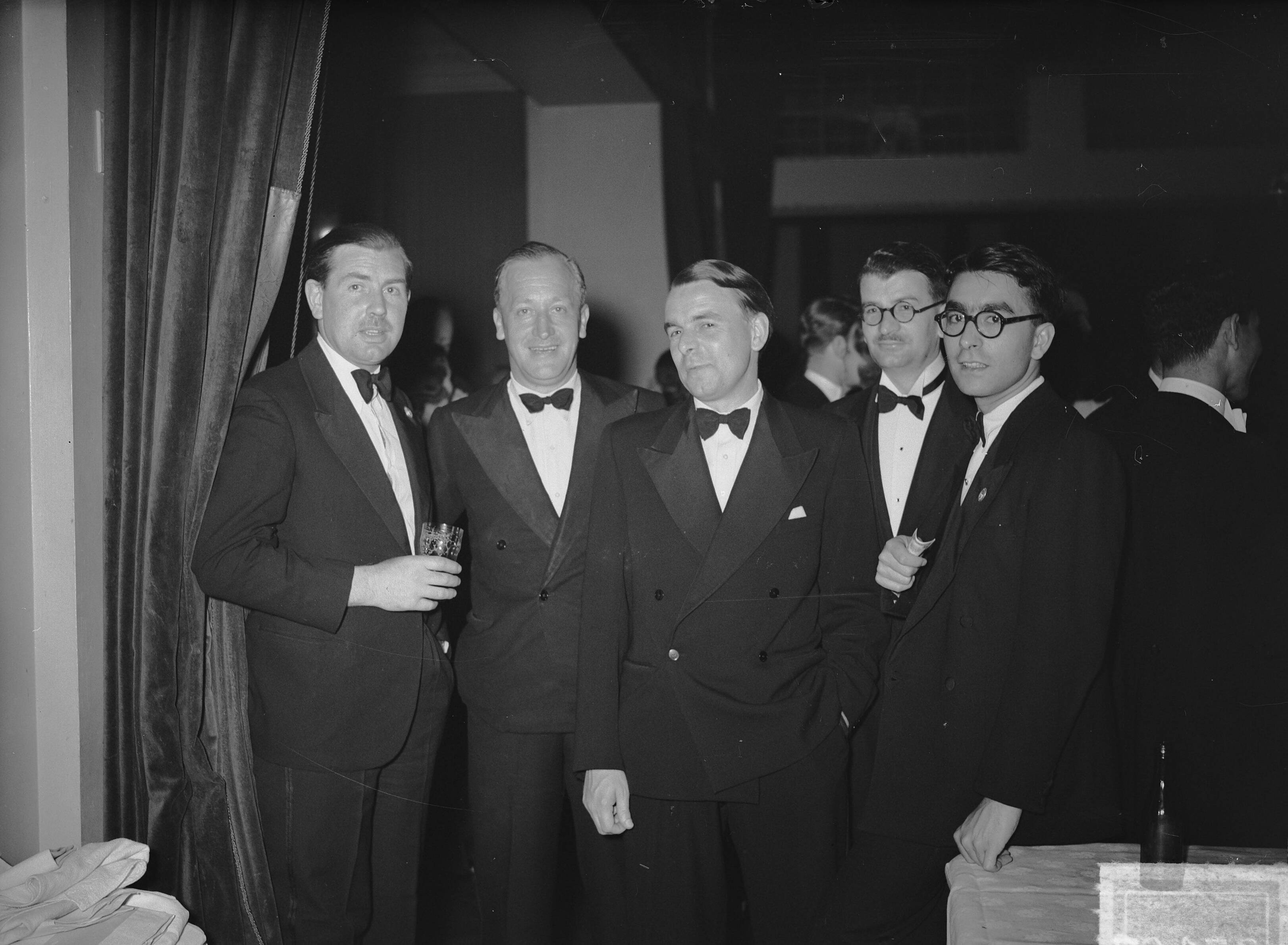 Fotocollectie Anefo — Internationaal Hockeytoernooi Den Haag — Foto: Winterbergen, Rolf / Anefo. Licentie: Set B: Rechtenvrij / Publiek Domein. Bron: Nationaal Archief. http://hdl.handle.net/10648/a8c5ec56-d0b4-102d-bcf8-003048976d84