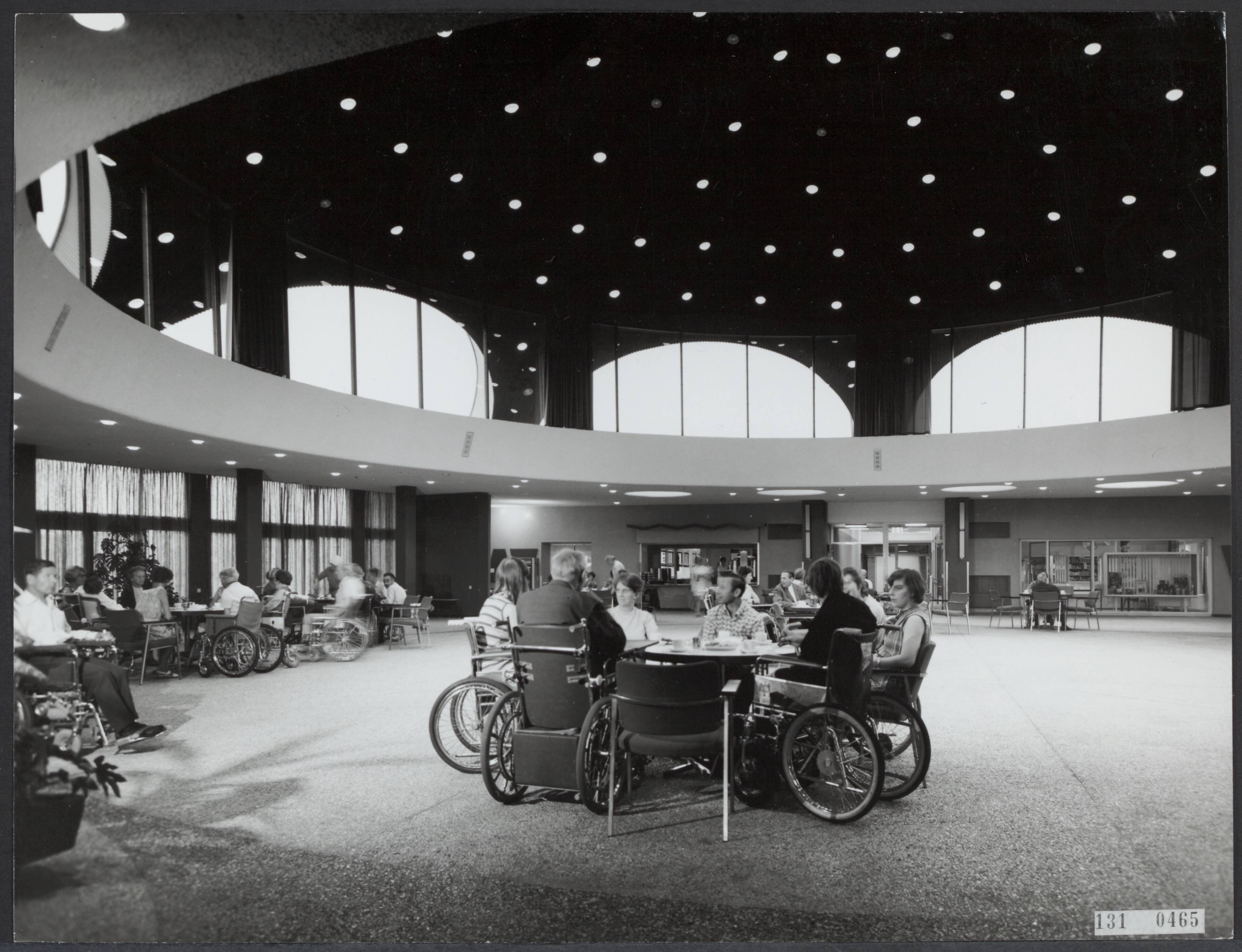 Fotocollectie Rijksvoorlichtingsdienst Eigen — Stichting Nieuw Unicum te Zandvoort (arch. Van Ancum) — Foto: Publicam / Hartemink, Piet. Licentie: Set B: Rechtenvrij / Publiek Domein. Bron: Nationaal Archief. http://hdl.handle.net/10648/af4f60ac-d0b4-102d-bcf8-003048976d84