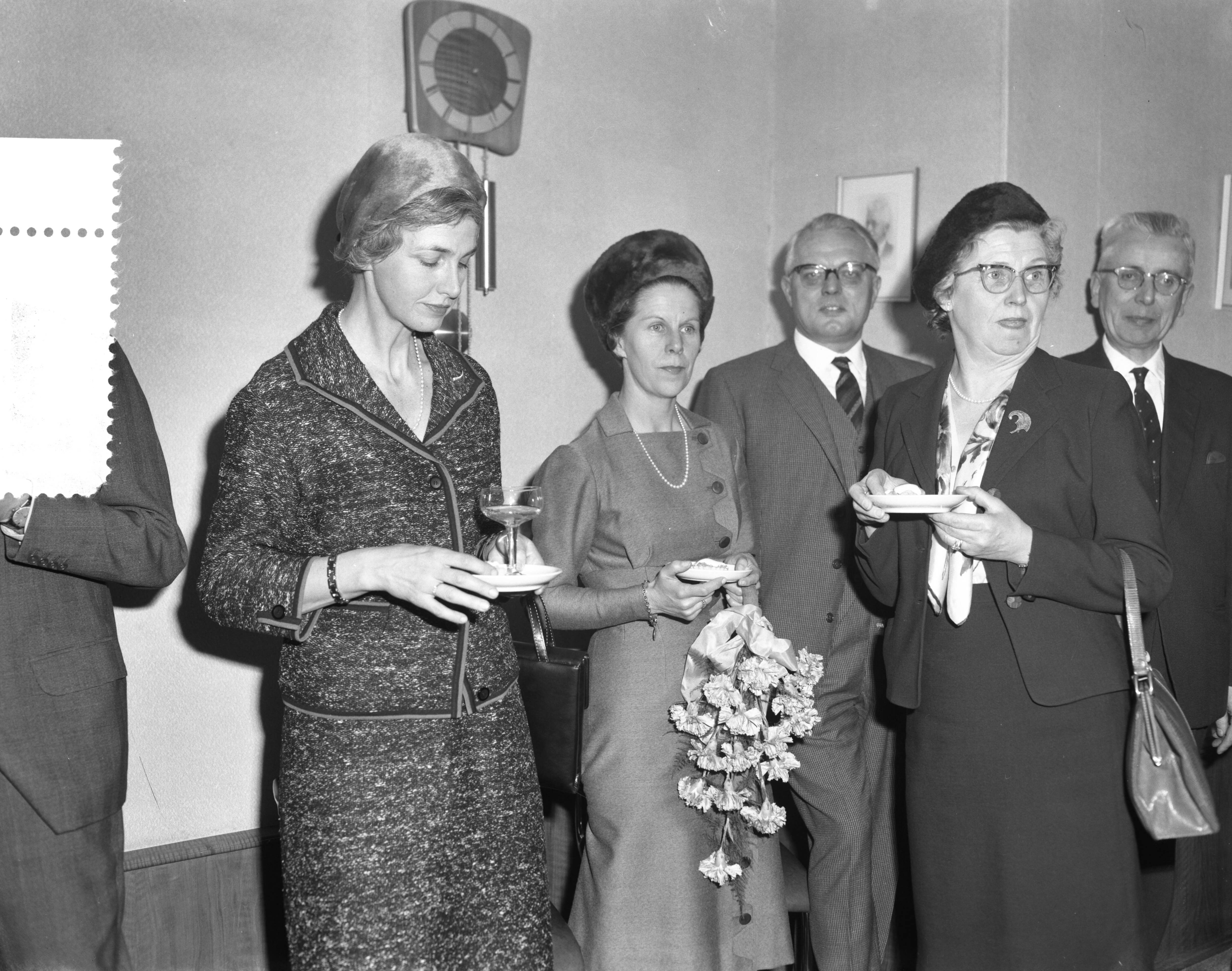 Fotocollectie Anefo — Tewaterlating m.s. "Lis Frellsen" bij de N.V. Zaanlandsche Scheepbouw Maatschappij — Foto: Bilsen, Joop van / Anefo. Licentie: Set B: Rechtenvrij / Publiek Domein. Bron: Nationaal Archief. http://hdl.handle.net/10648/a9fb2294-d0b4-102d-bcf8-003048976d84