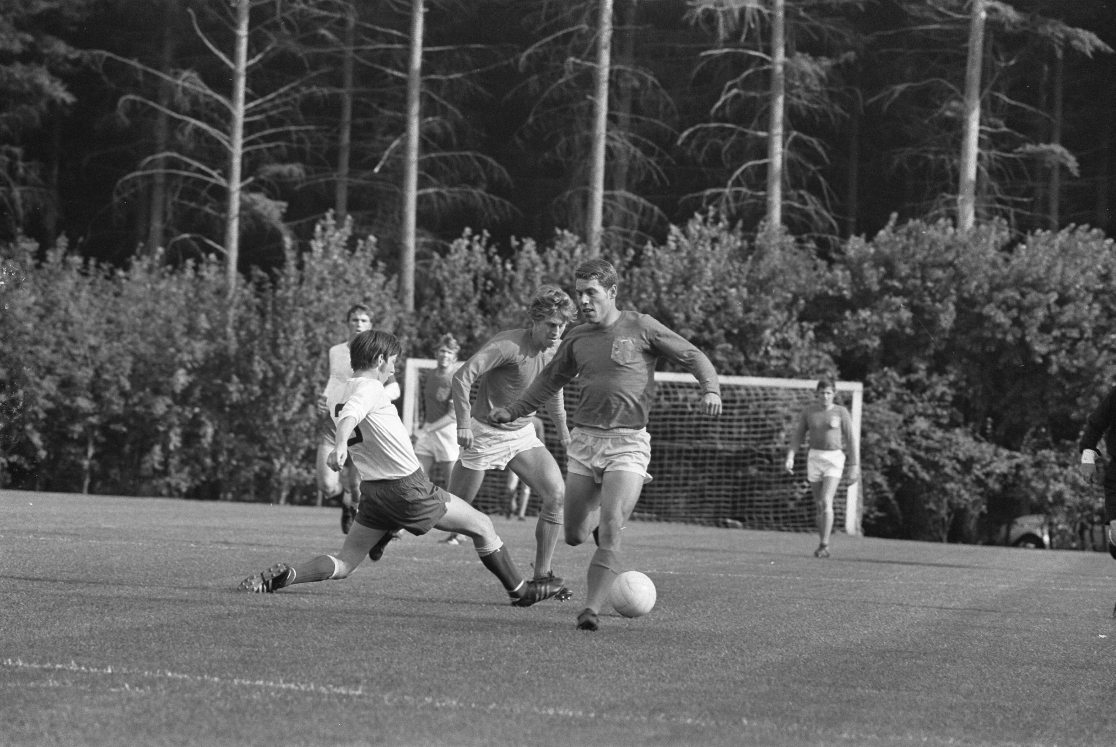 Fotocollectie Anefo — Oefenwedstrijd Nederlands elftal De Graafschap in het UNVB trainingscentrum "Zeist" — Foto: Evers, Joost / Anefo. Licentie: Set B: Rechtenvrij / Publiek Domein. Bron: Nationaal Archief. http://hdl.handle.net/10648/ab783a08-d0b4-102d-bcf8-003048976d84
