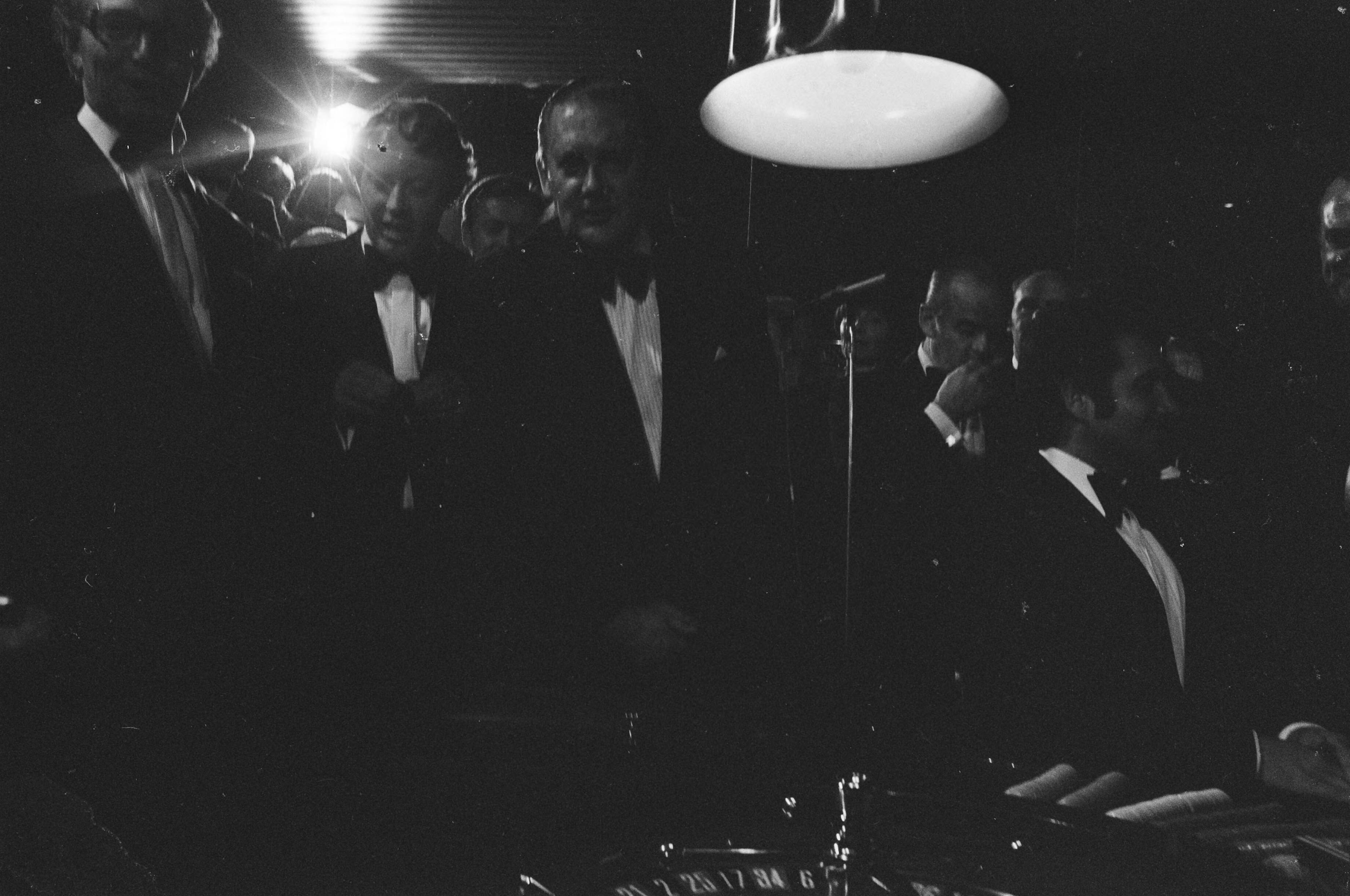 Fotocollectie Anefo — Opening Casino Zandvoort; overzicht van het casino in bedrijf — Foto: Peters, Hans / Anefo. Licentie: Set B: Rechtenvrij / Publiek Domein. Bron: Nationaal Archief. http://hdl.handle.net/10648/ac8cda02-d0b4-102d-bcf8-003048976d84
