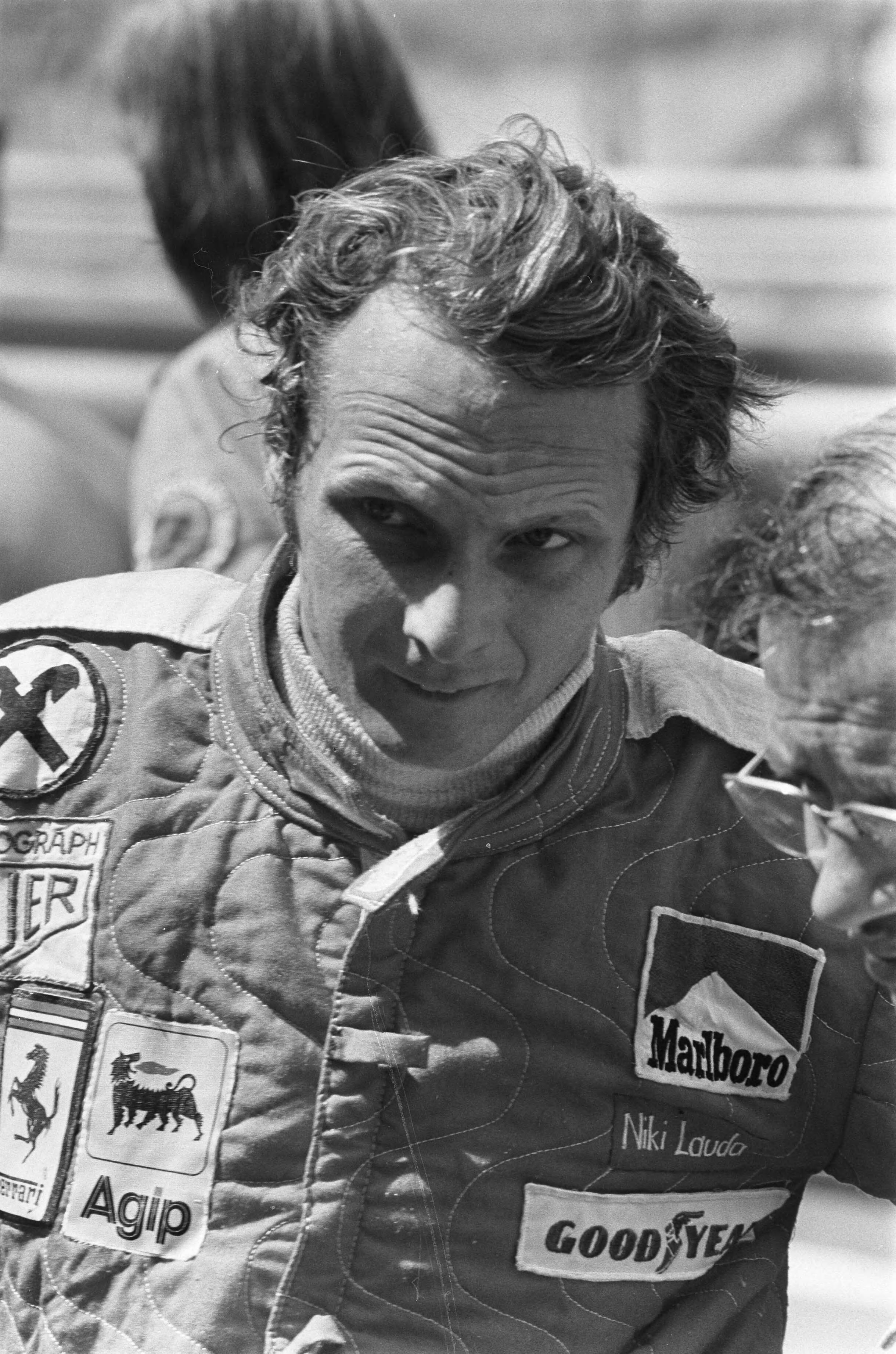 Training voor de Grand Prix op het circuit van Zandvoort — Niki Lauda — Foto: Verhoeff, Bert / Anefo. Licentie: Set B: Rechtenvrij / Publiek Domein. Bron: Nationaal Archief. http://hdl.handle.net/10648/ac6bbb10-d0b4-102d-bcf8-003048976d84