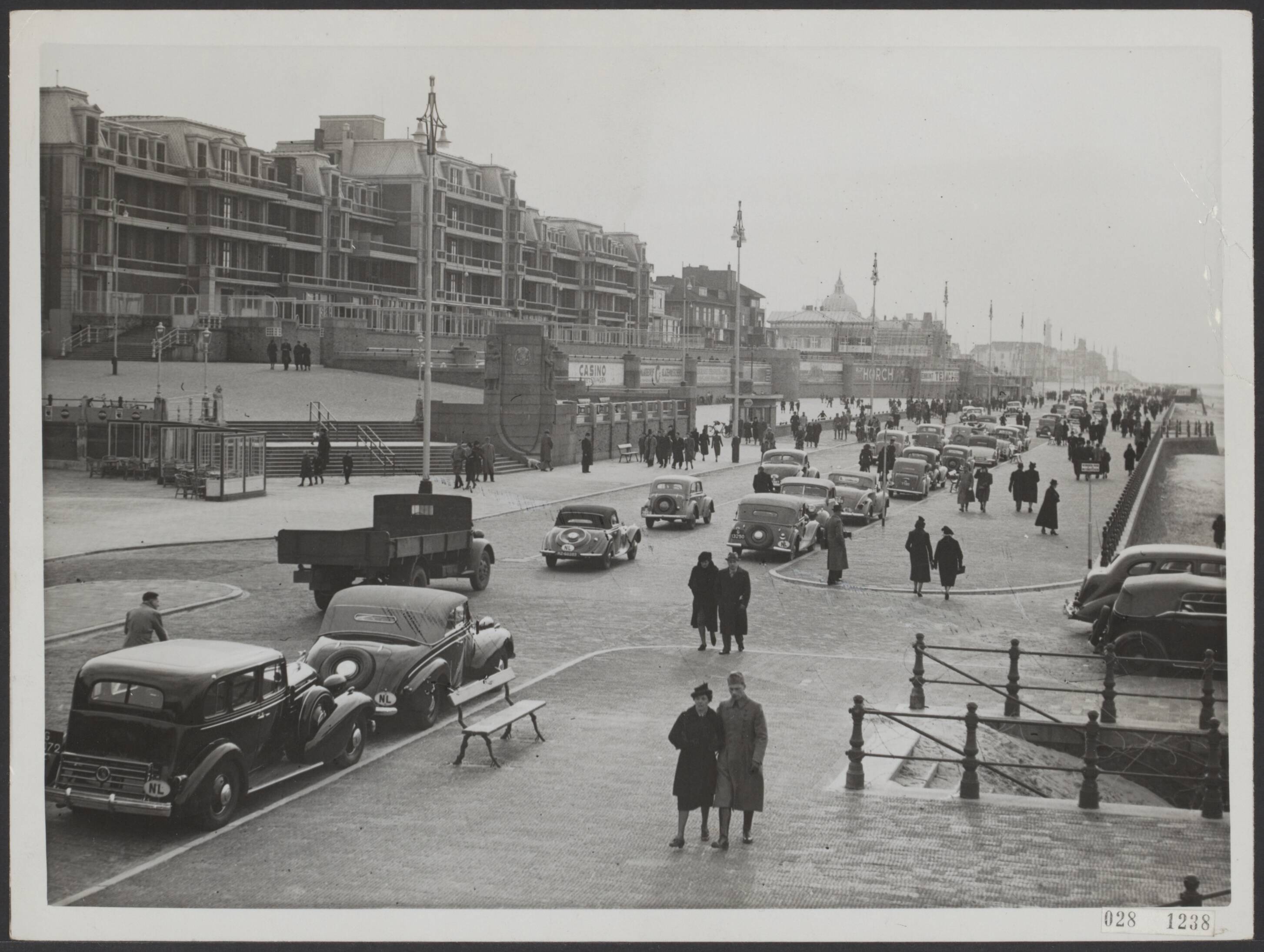 Fotocollectie Elsevier Binnenland — [Boulevard van Scheveningen] — Foto: N.V. Polygoon. Licentie: Set B: Rechtenvrij / Publiek Domein. Bron: Nationaal Archief. http://hdl.handle.net/10648/ade02ba2-d0b4-102d-bcf8-003048976d84