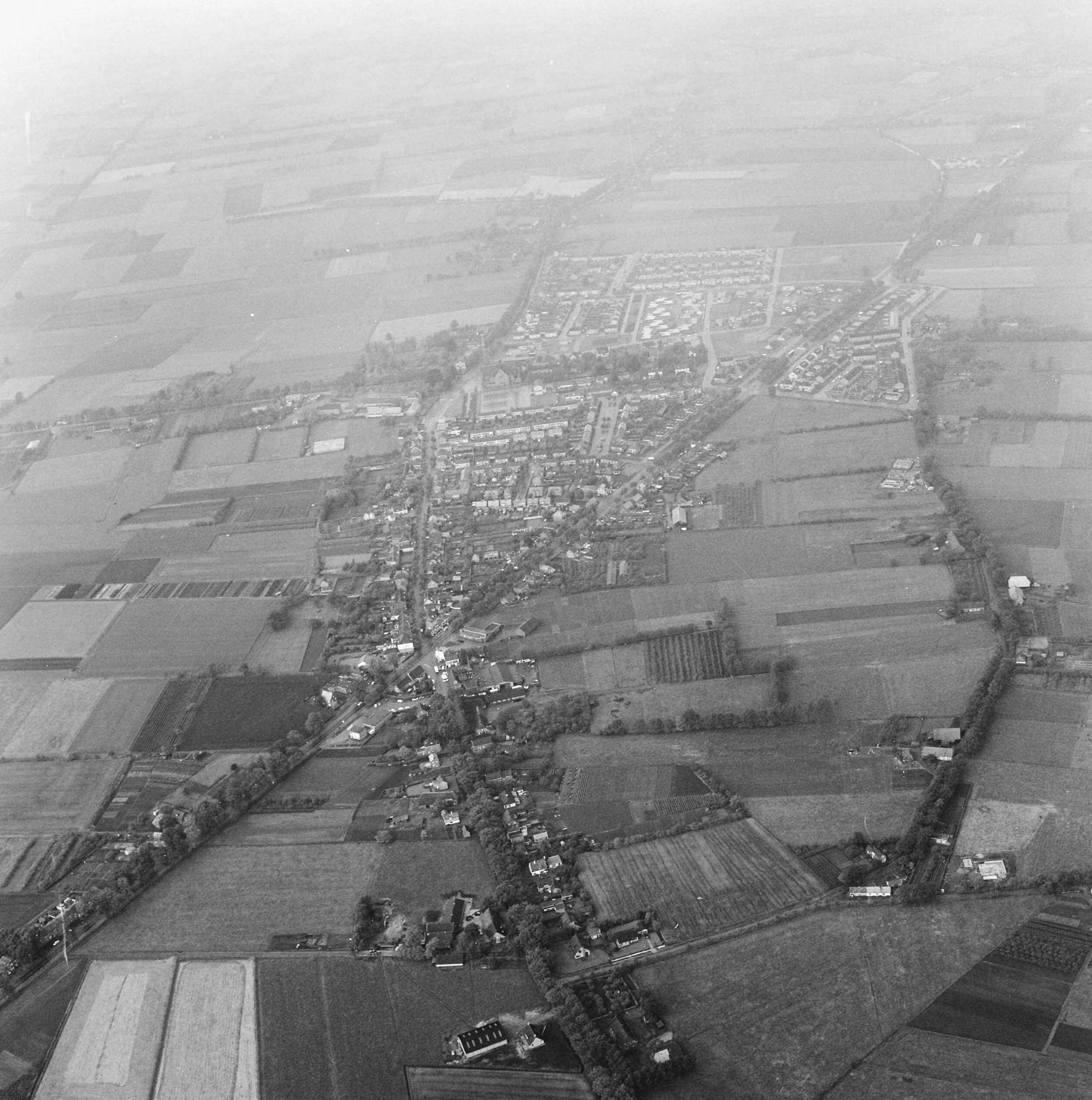Fotocollectie Nederlandse Heidemaatschappij — Luchtopname. Teteringen — Foto: Fotograaf Onbekend / Heidemij. Licentie: Set B: Rechtenvrij / Publiek Domein. Bron: Nationaal Archief. http://hdl.handle.net/10648/ae500cd8-d0b4-102d-bcf8-003048976d84