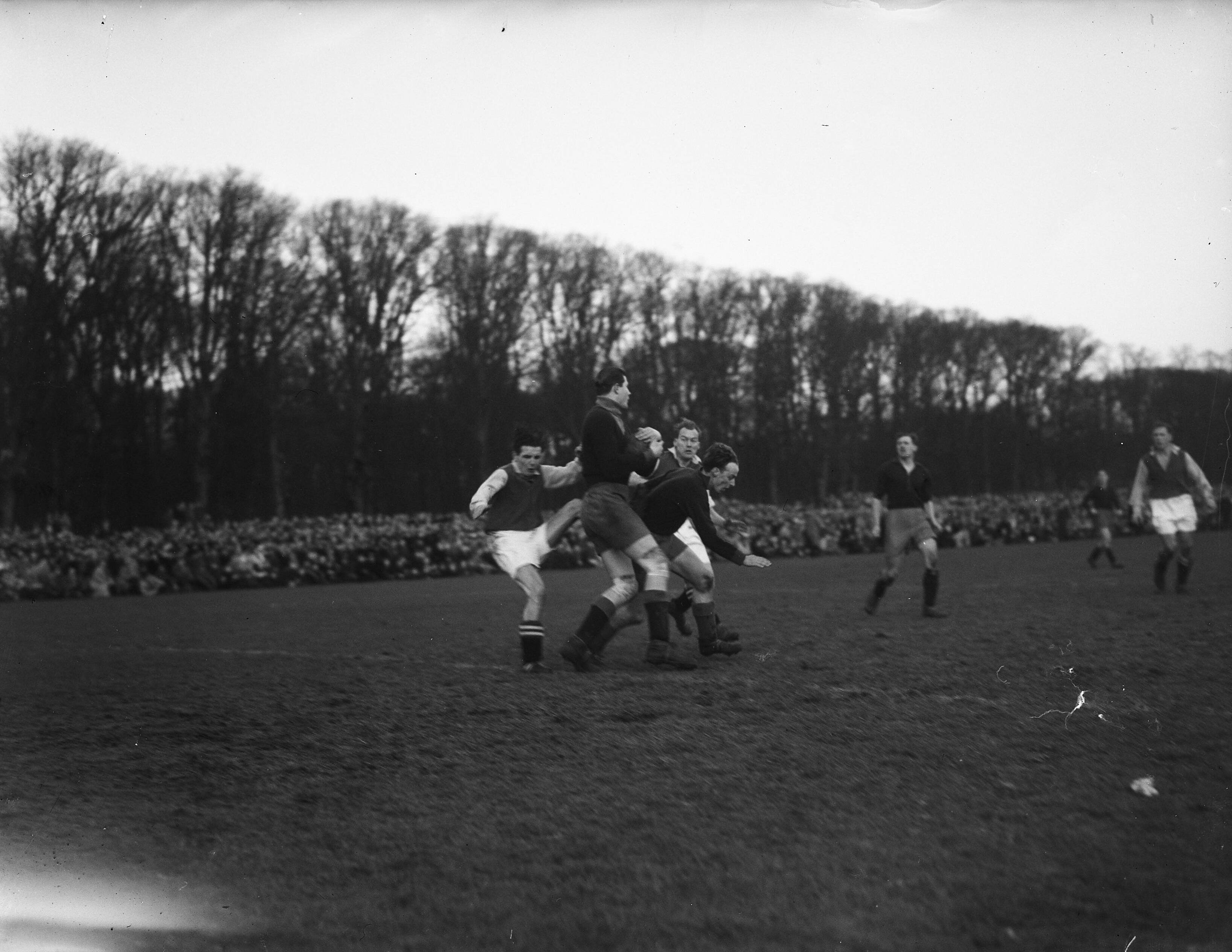 Fotocollectie Anefo — Voetbal. Haarlem tegen Ajax 1-1. Moment voor doel Haarlem — Foto: Noske, J.D. / Anefo. Licentie: Set B: Rechtenvrij / Publiek Domein. Bron: Nationaal Archief. http://hdl.handle.net/10648/a8b11eac-d0b4-102d-bcf8-003048976d84
