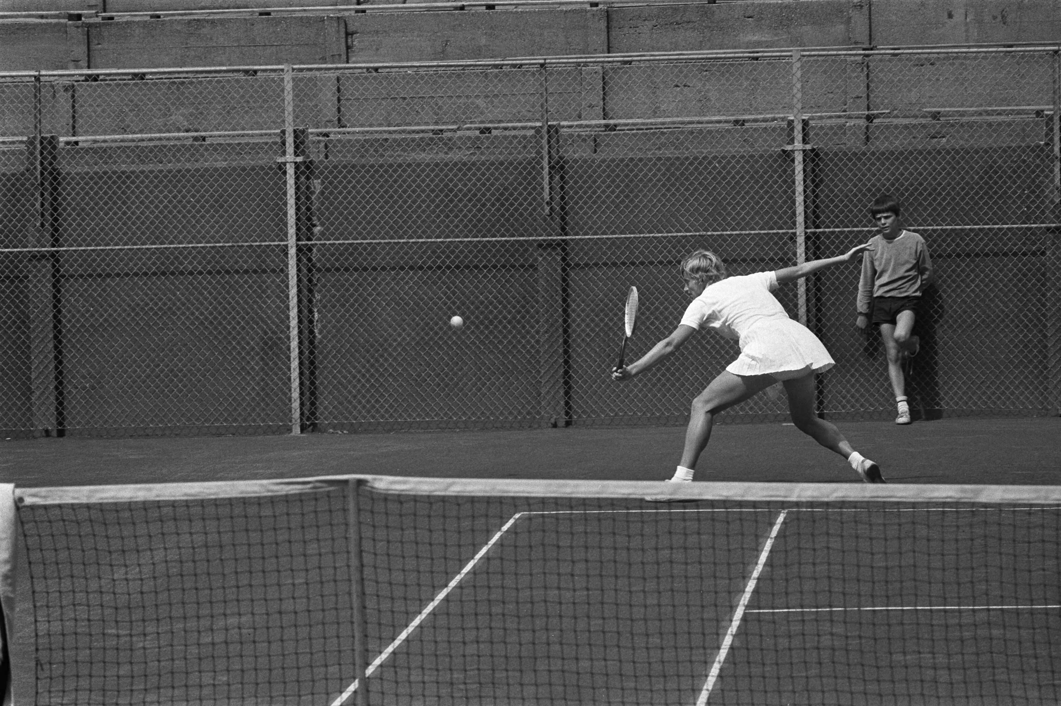 Fotocollectie Anefo — Nederlandse tenniskampioenschappen 1971 Scheveningen — Foto: Punt, W. / Anefo. Licentie: Set B: Rechtenvrij / Publiek Domein. Bron: Nationaal Archief. http://hdl.handle.net/10648/abc9c7ec-d0b4-102d-bcf8-003048976d84