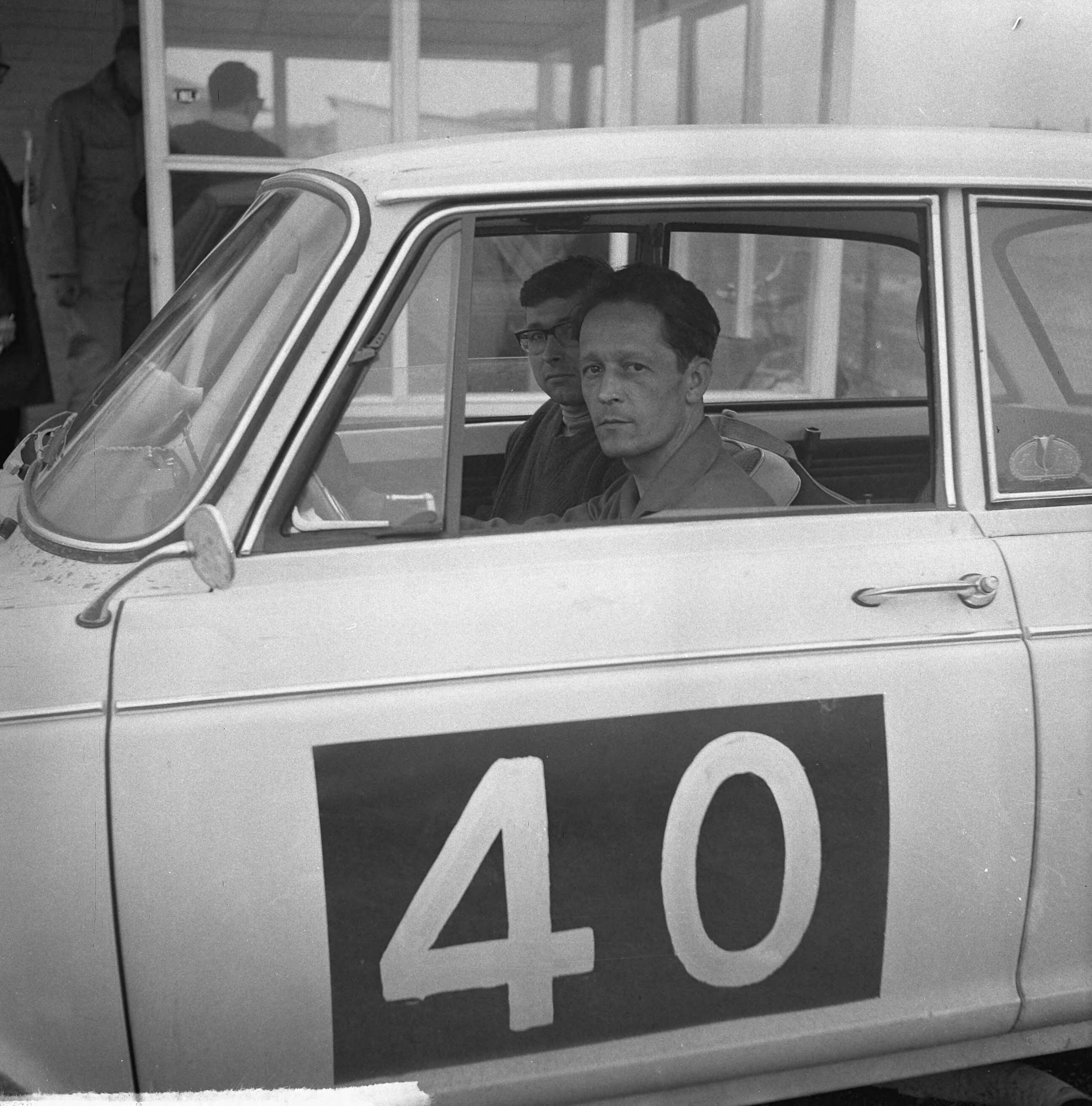 Tulpenrallye 1963 — Tulpenrallye 1963. Equipe P. Ruby/G. Raschig (Duitsland) in een DKW F12 — Foto: Nijs, Jac. de / Anefo. Licentie: Set B: Rechtenvrij / Publiek Domein. Bron: Nationaal Archief. http://hdl.handle.net/10648/aa33d418-d0b4-102d-bcf8-003048976d84