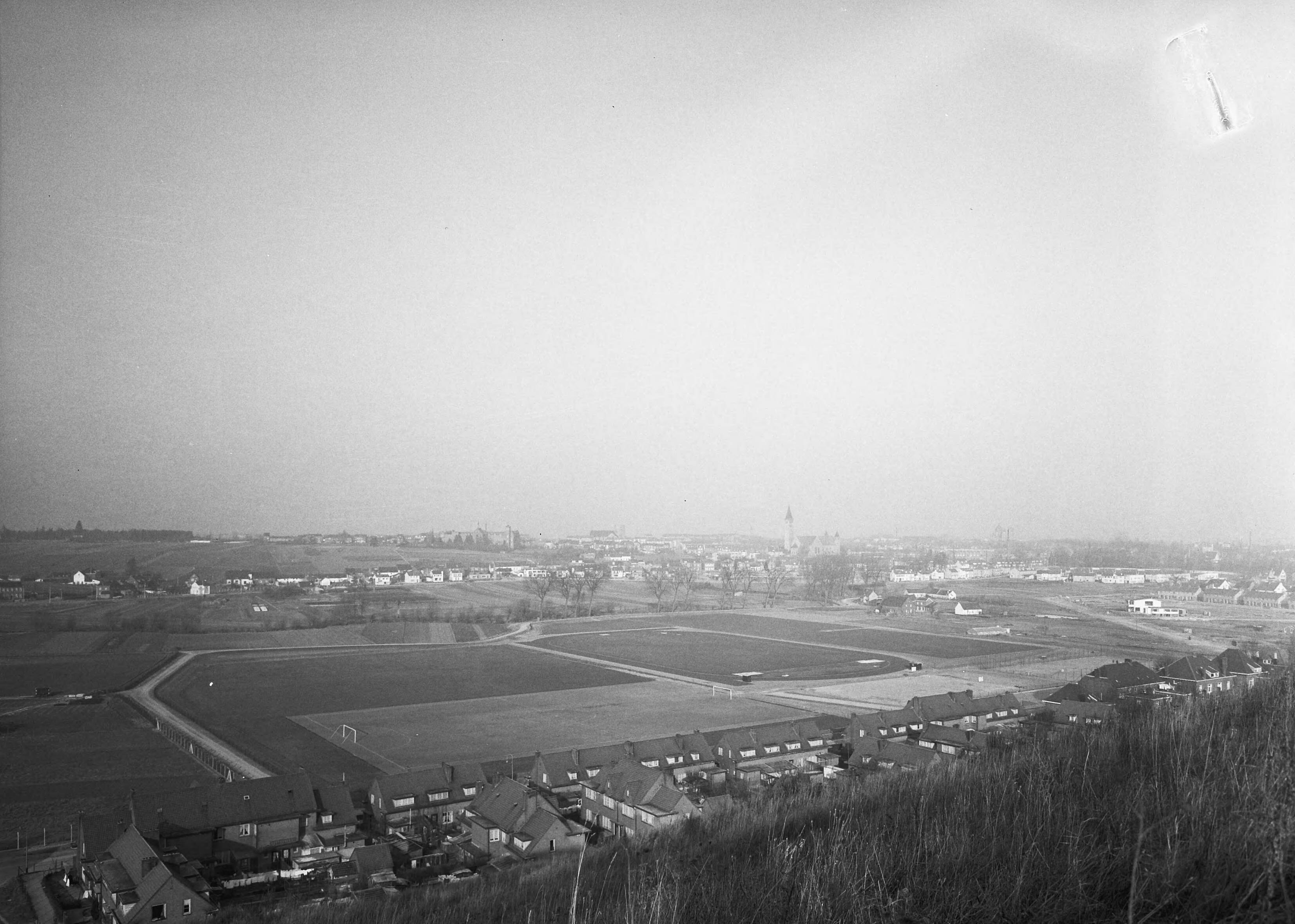 Fotocollectie Nederlandse Heidemaatschappij — Sportveldencomplex Jekerdal bij Maastricht — Foto: Wüllschleger, [...] / Heidemij. Licentie: Set B: Rechtenvrij / Publiek Domein. Bron: Nationaal Archief. http://hdl.handle.net/10648/ae790fca-d0b4-102d-bcf8-003048976d84