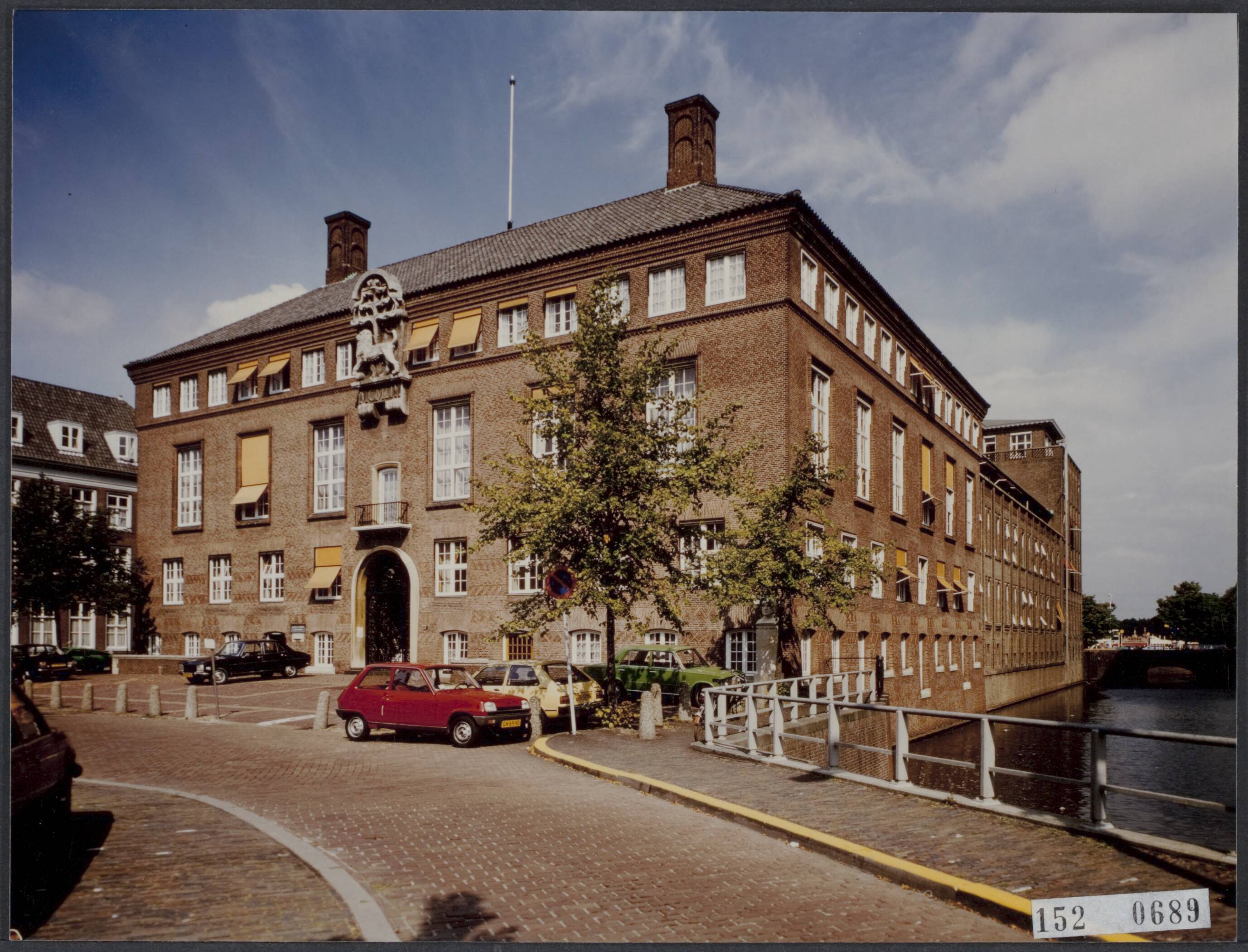 Fotocollectie Rijksvoorlichtingsdienst Eigen — Ministerie van Onderwijs en Wetenschappen te Den Haag — Foto: Publicam / Hartemink, Piet. Licentie: Set B: Rechtenvrij / Publiek Domein. Bron: Nationaal Archief. http://hdl.handle.net/10648/af799dfe-d0b4-102d-bcf8-003048976d84