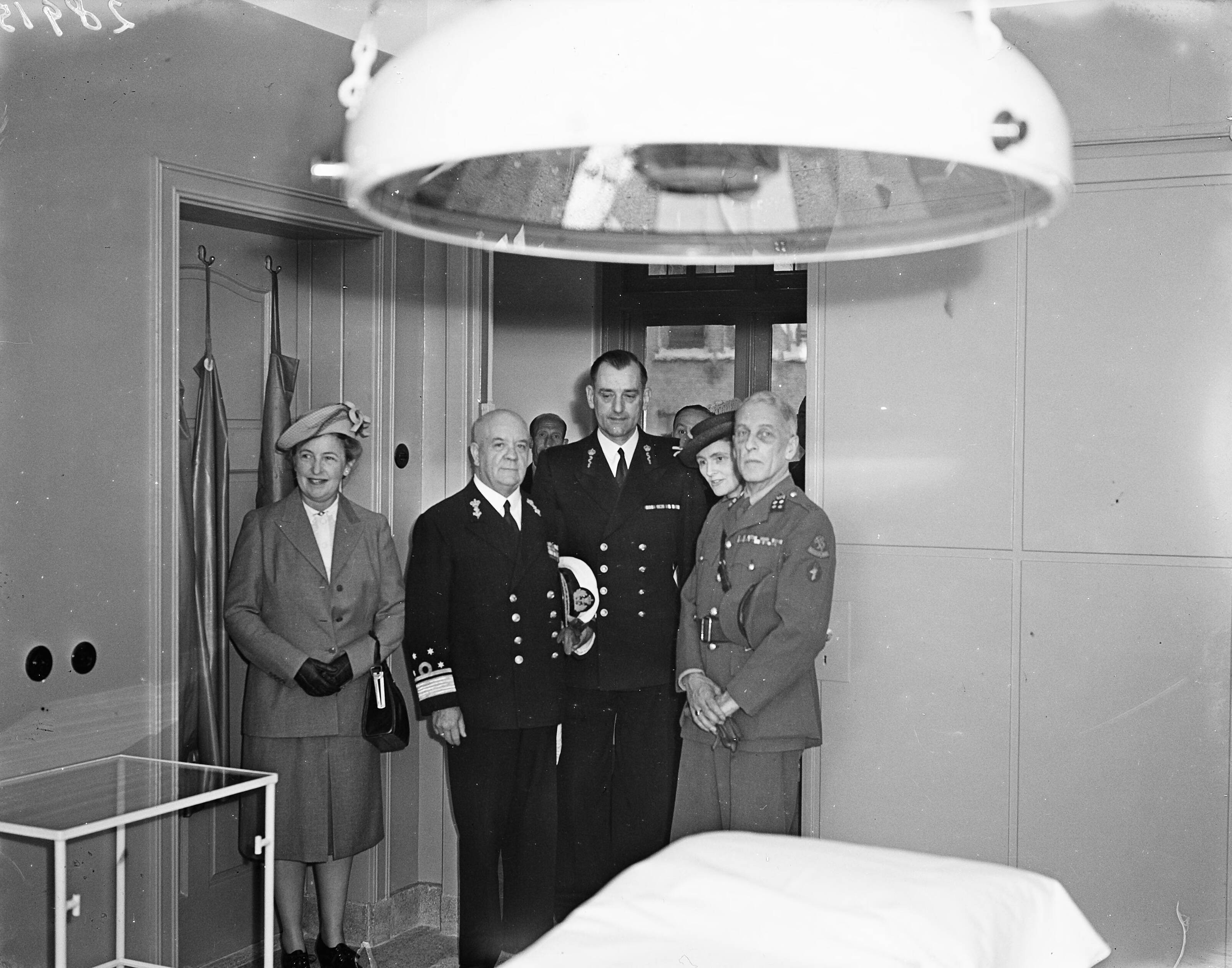 Fotocollectie Anefo — Opening Marinehospitaal te Overveen — Foto: Noske, J.D. / Anefo. Licentie: Set B: Rechtenvrij / Publiek Domein. Bron: Nationaal Archief. http://hdl.handle.net/10648/a8bab700-d0b4-102d-bcf8-003048976d84